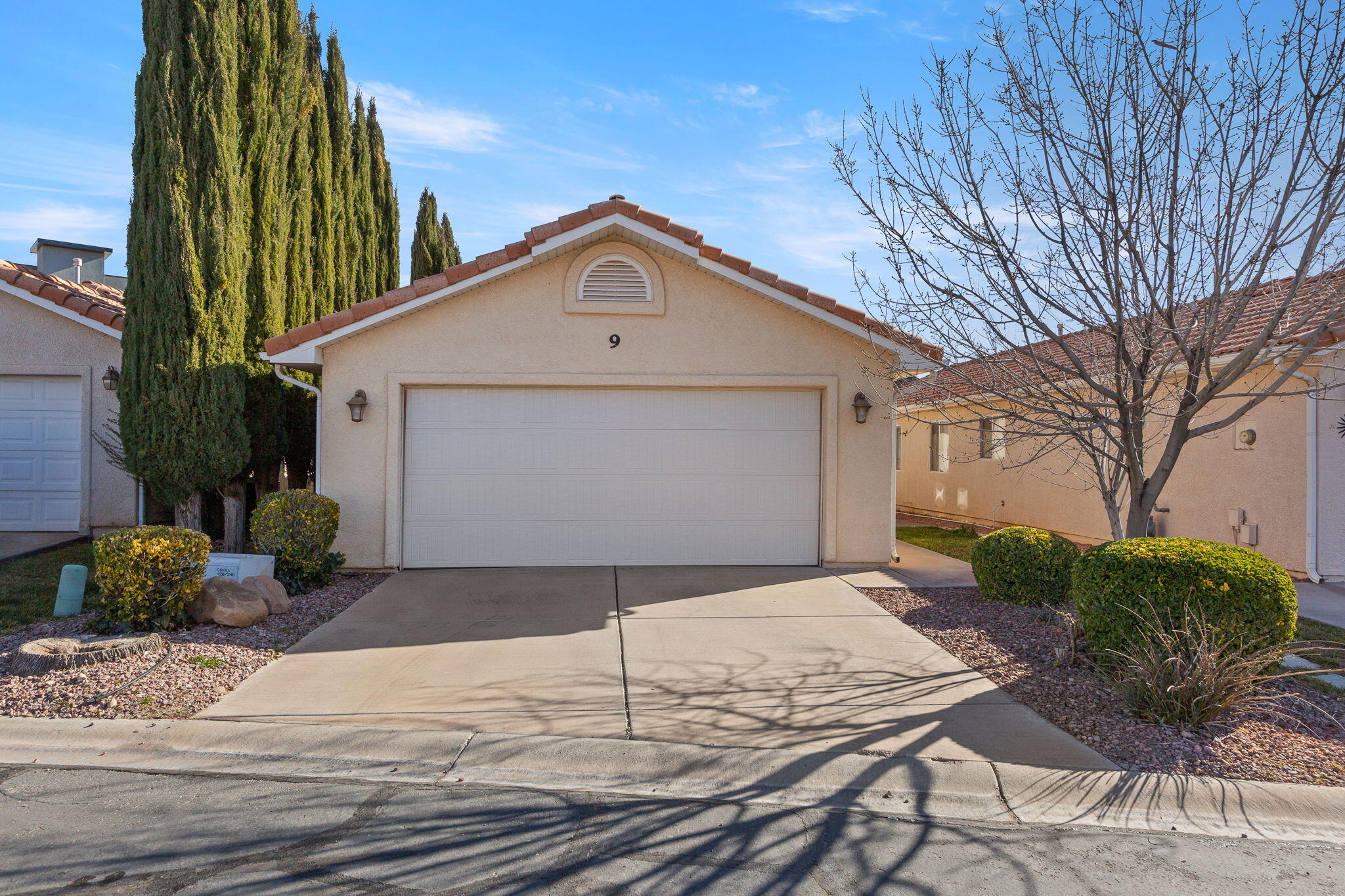 RIDGEPOINTE - Residential