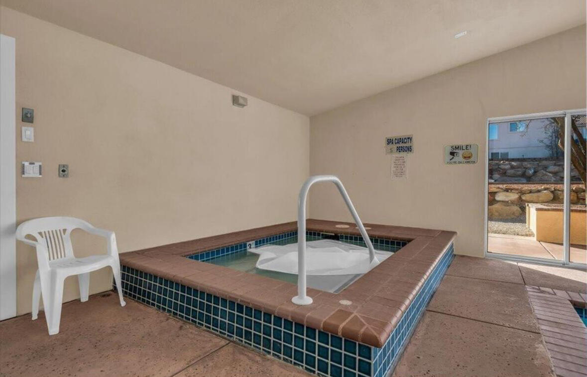 RIDGEPOINTE - Residential