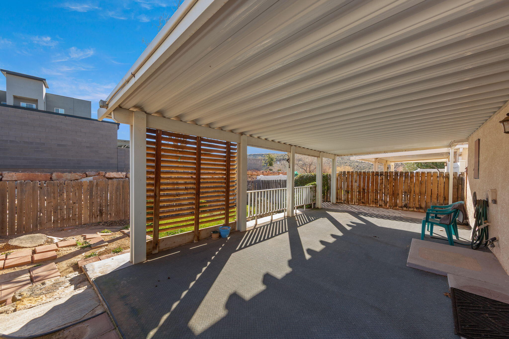 RIDGEPOINTE - Residential