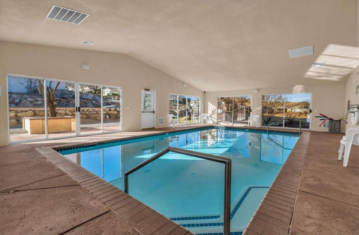 RIDGEPOINTE - Residential