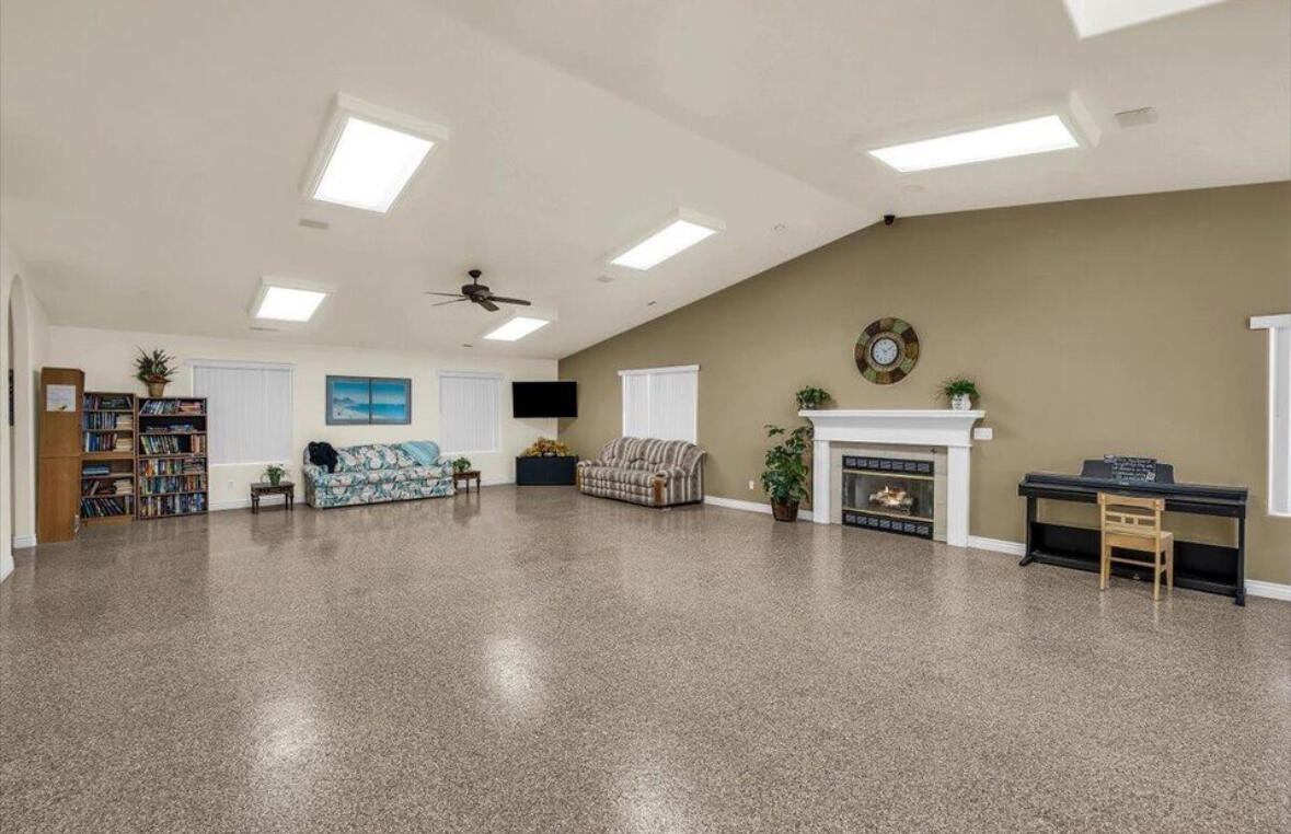 RIDGEPOINTE - Residential