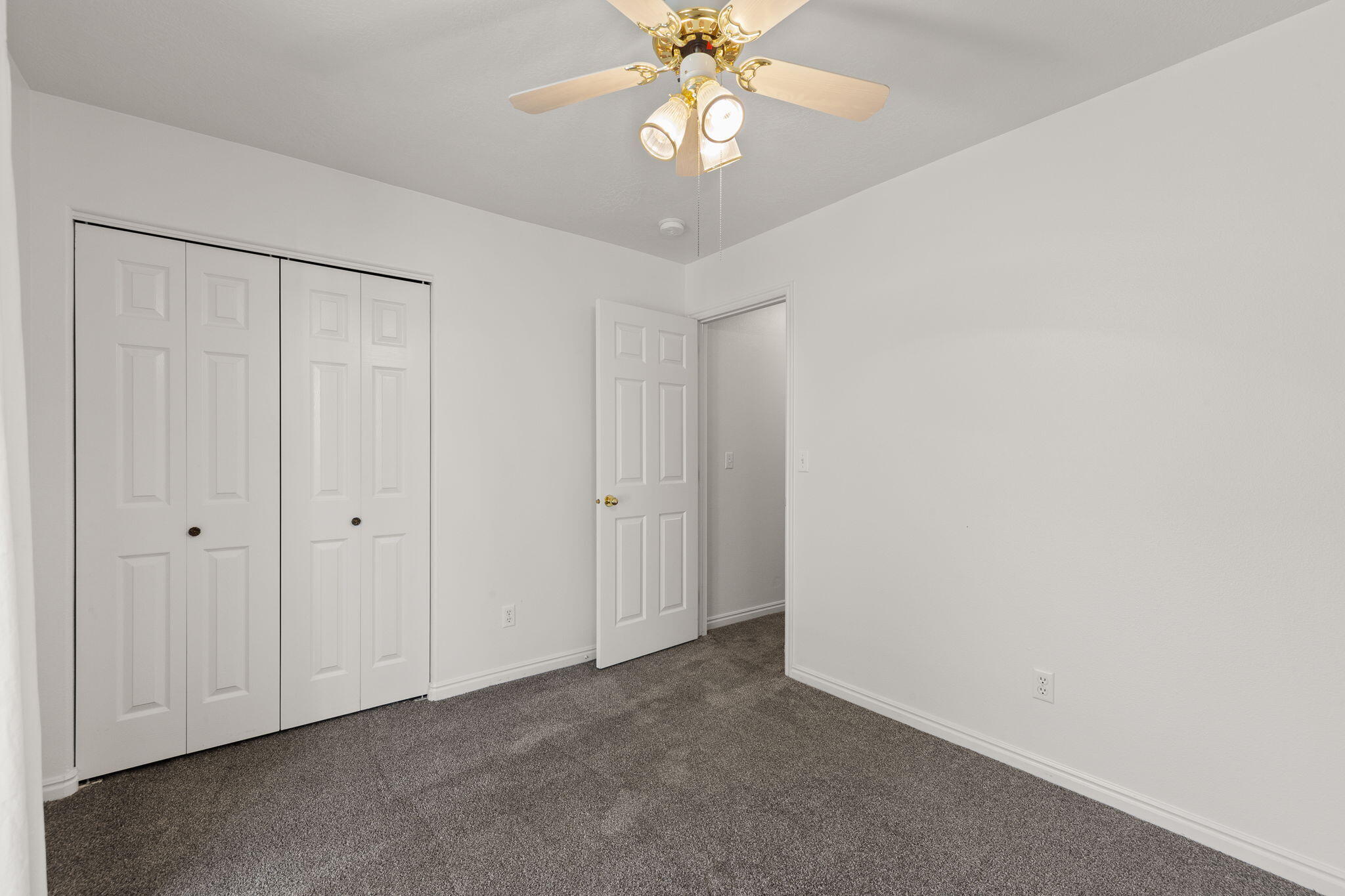 RIDGEPOINTE - Residential