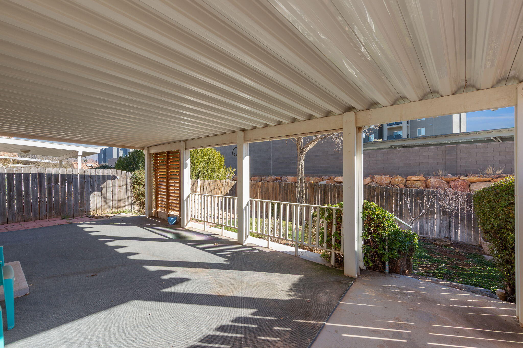 RIDGEPOINTE - Residential