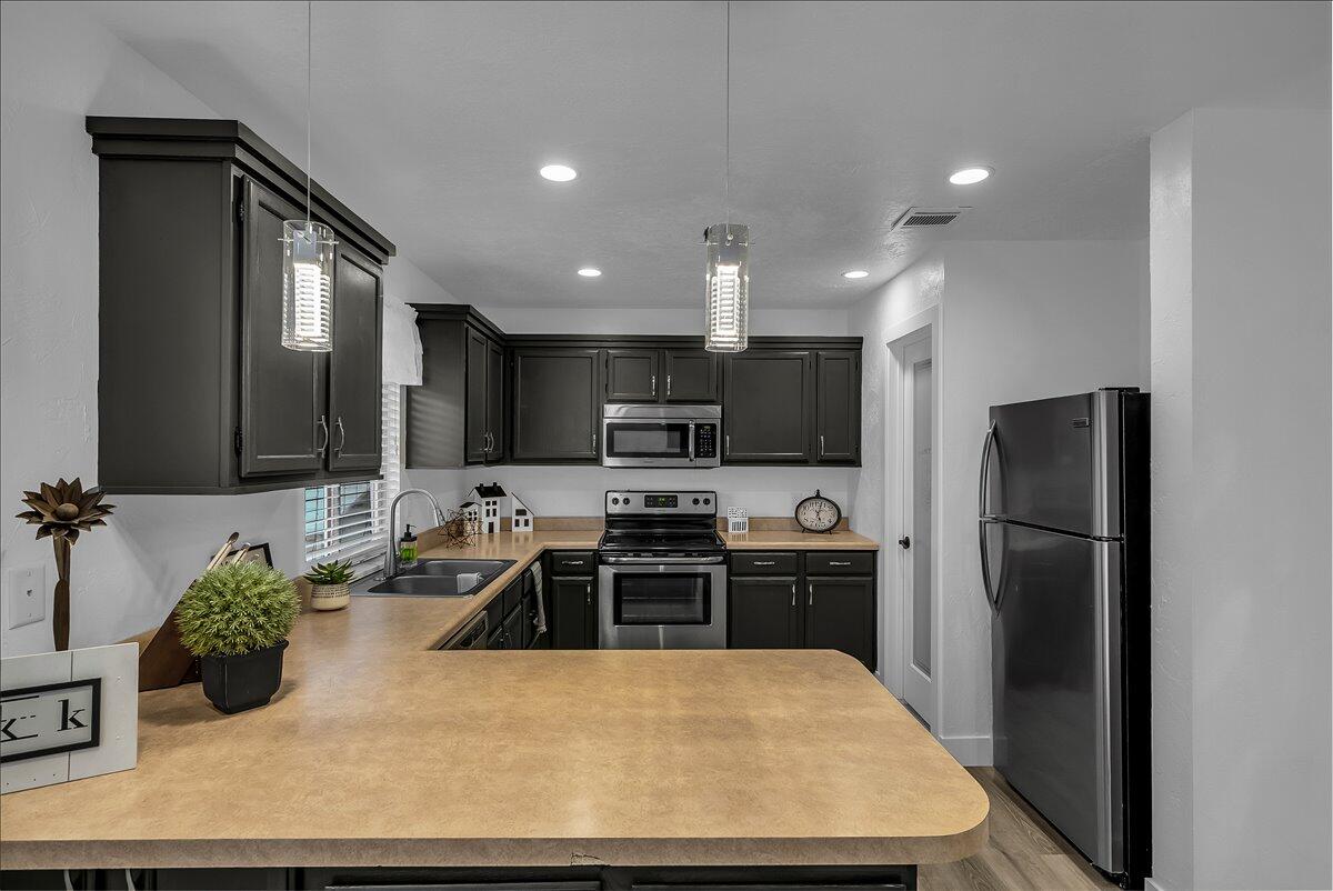 SUN VALLEY CONDOS - Residential