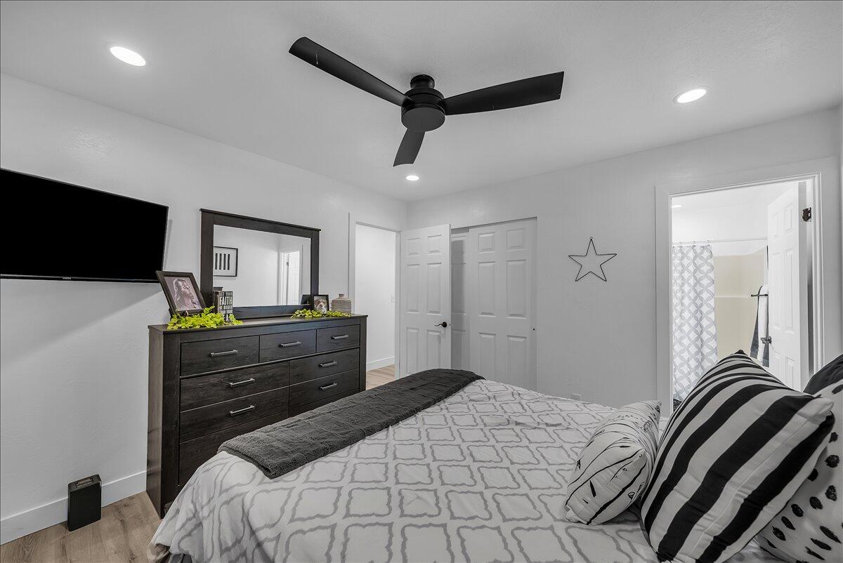 SUN VALLEY CONDOS - Residential