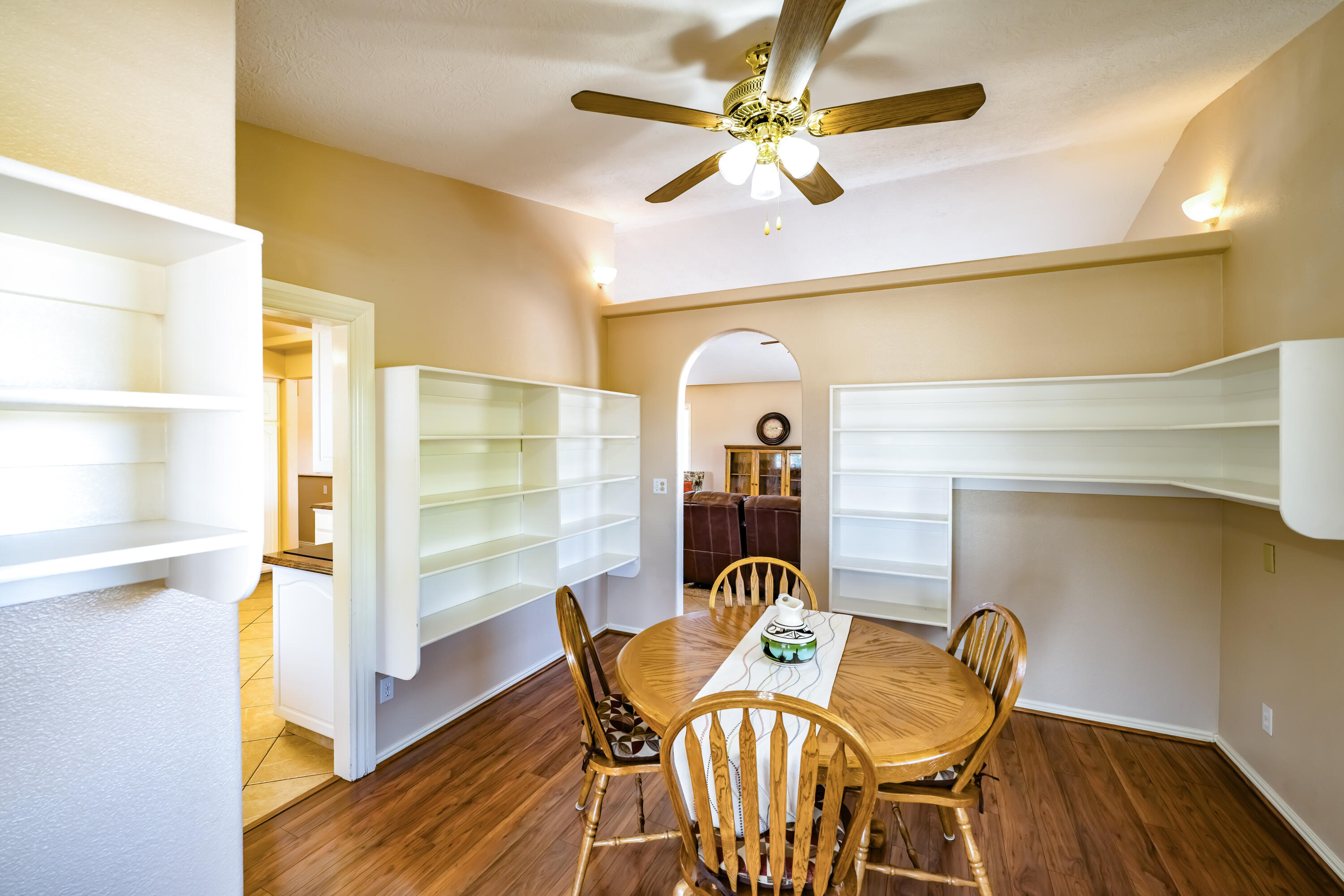 BOB LEE UNIT - Residential