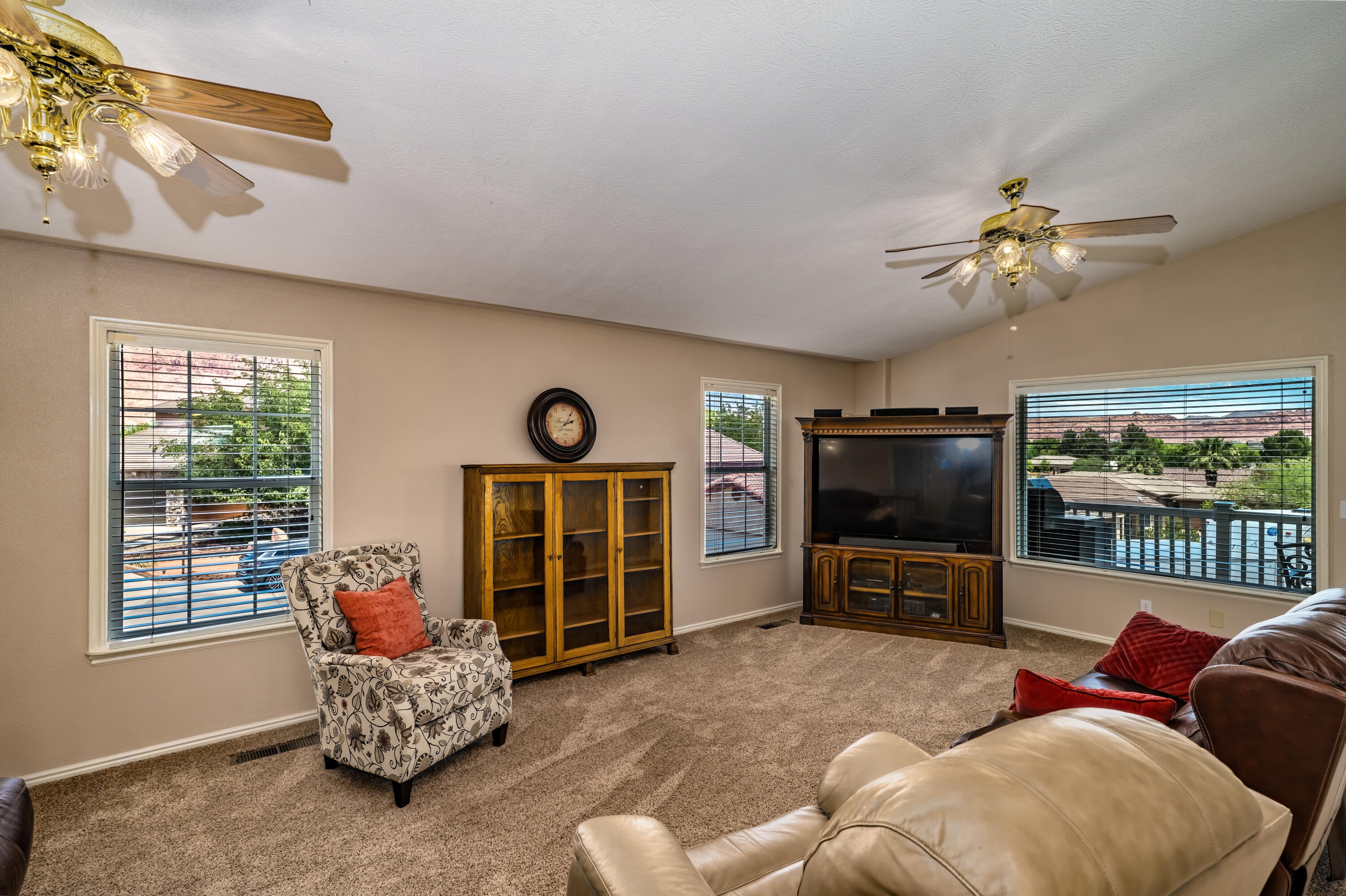 BOB LEE UNIT - Residential