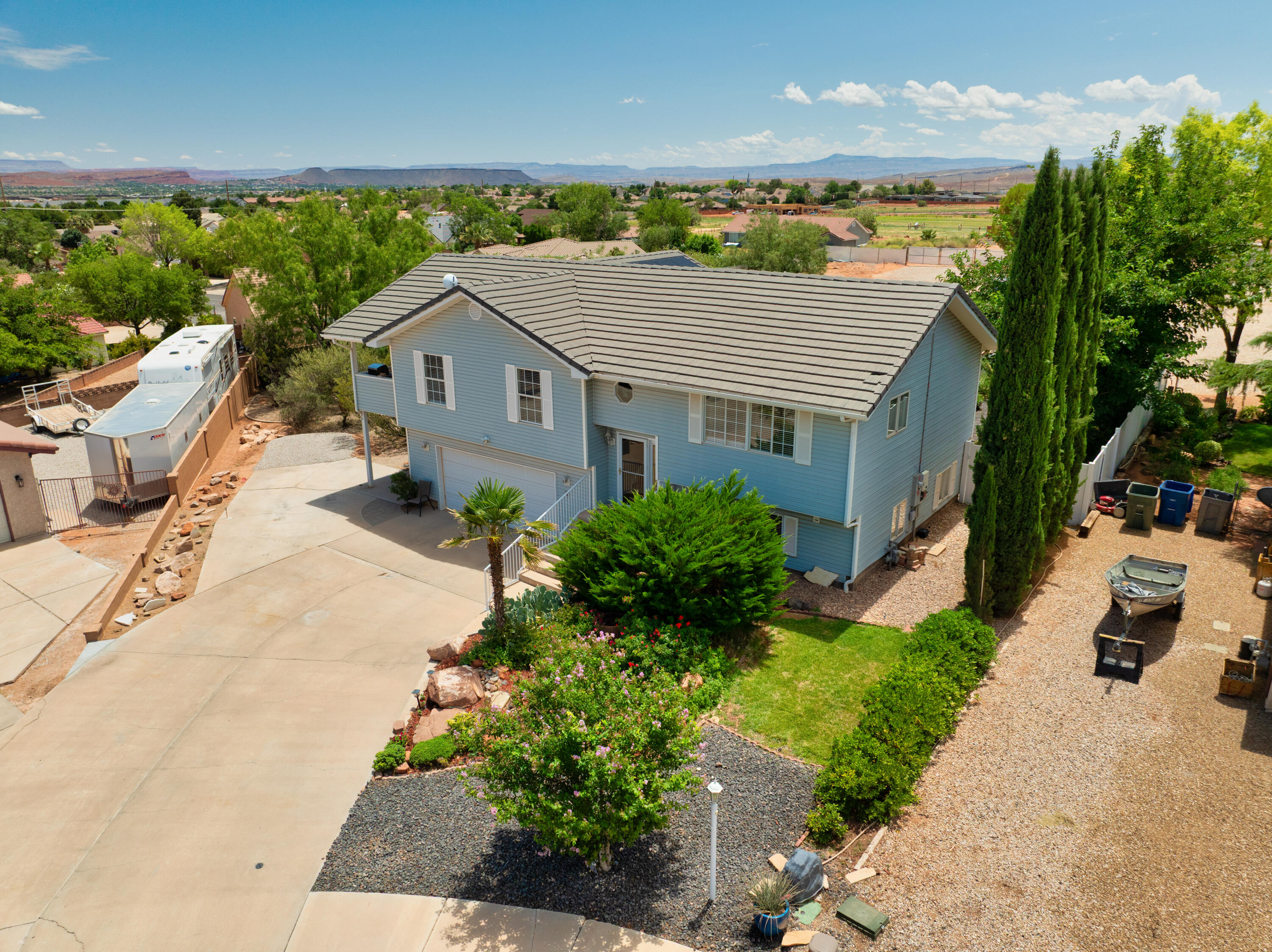 BOB LEE UNIT - Residential