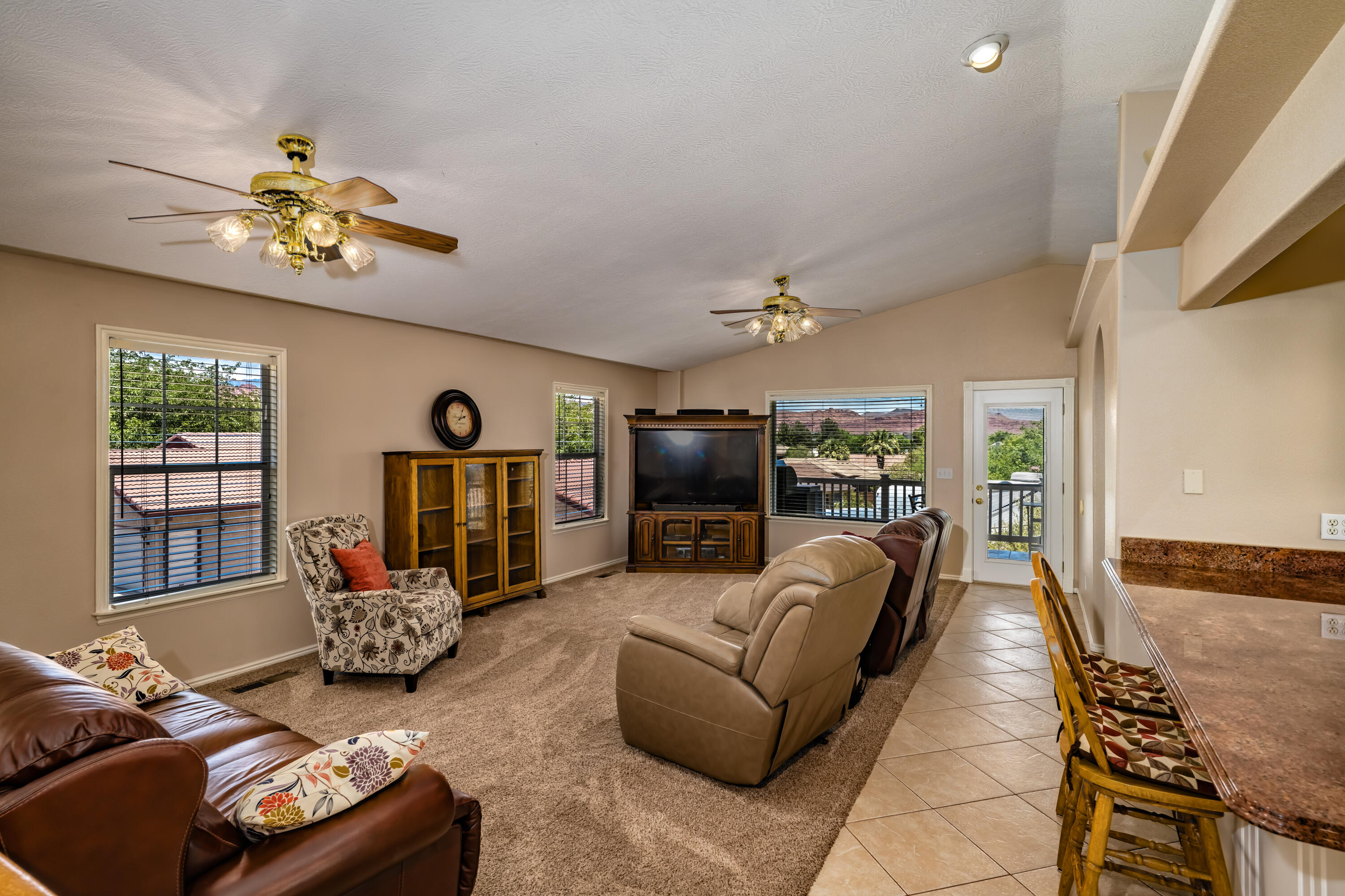 BOB LEE UNIT - Residential