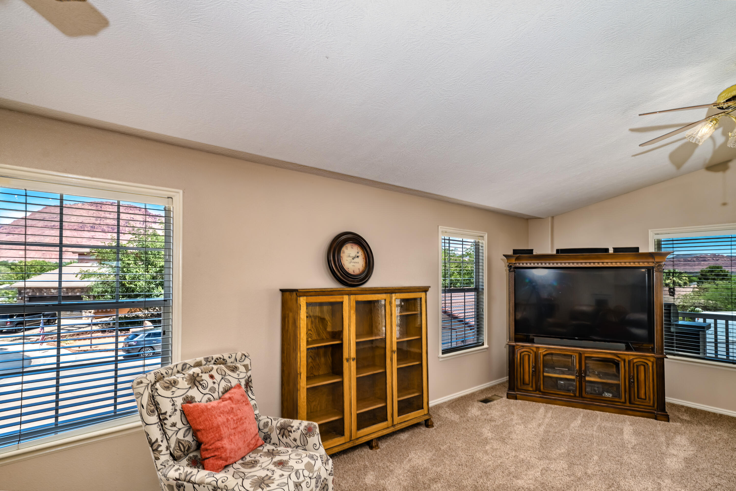 BOB LEE UNIT - Residential