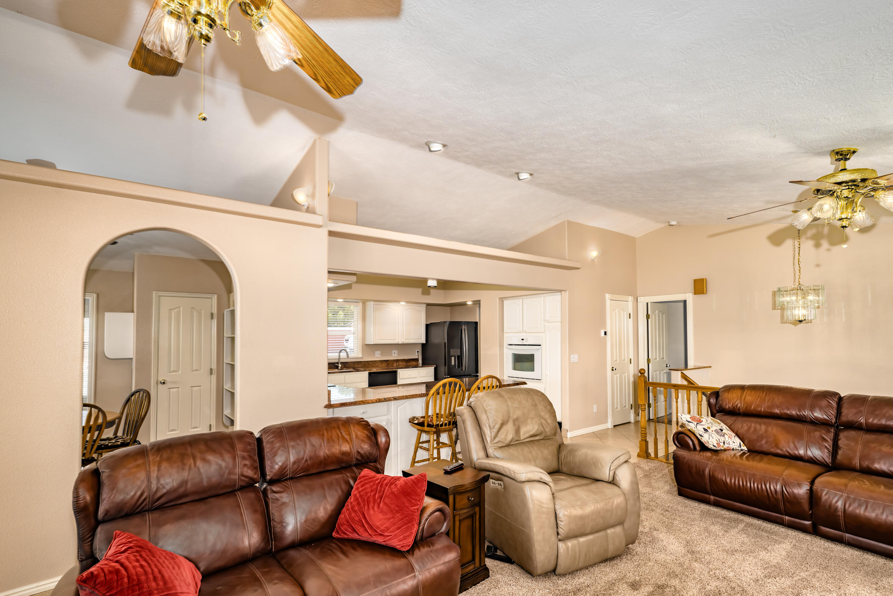 BOB LEE UNIT - Residential