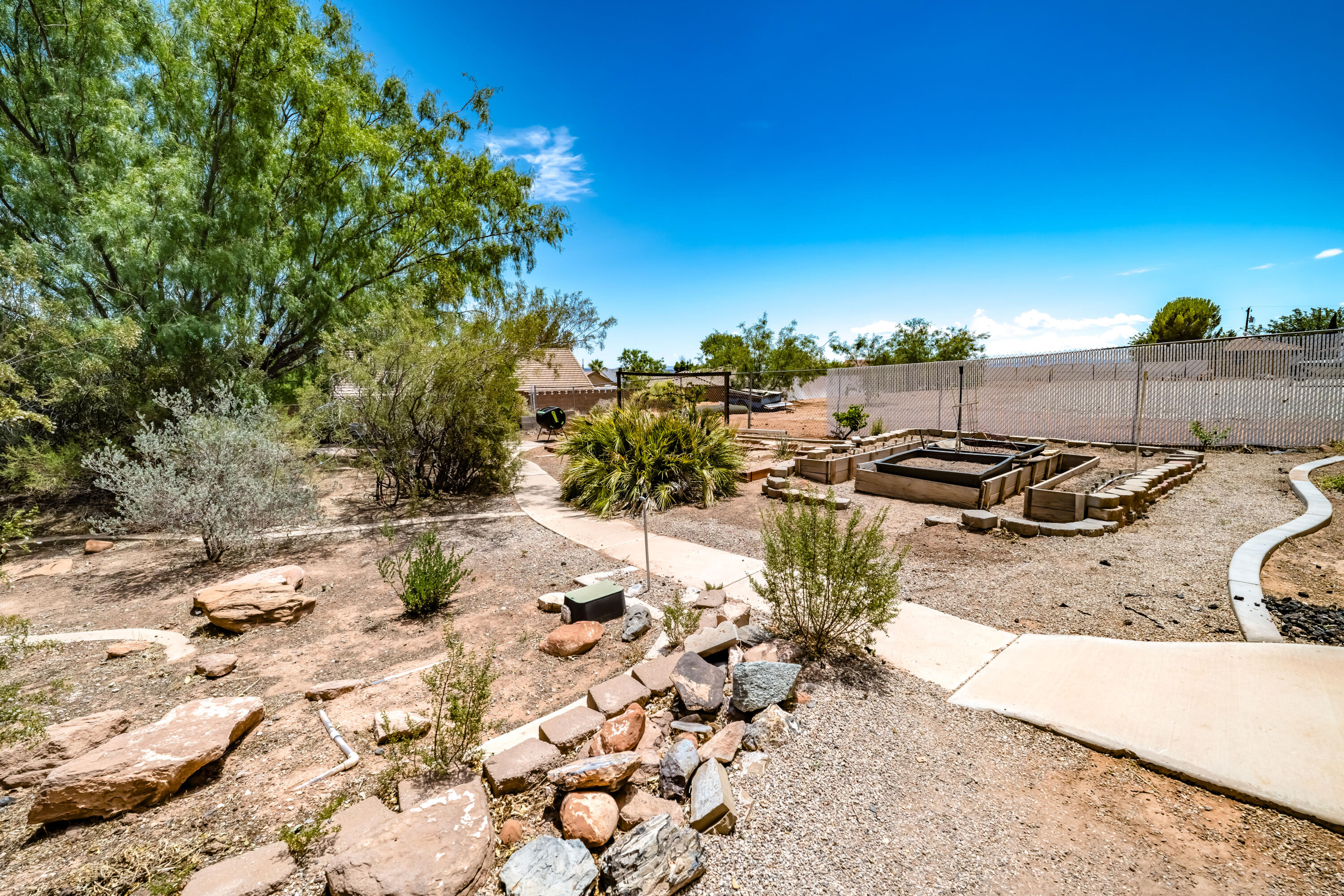 BOB LEE UNIT - Residential