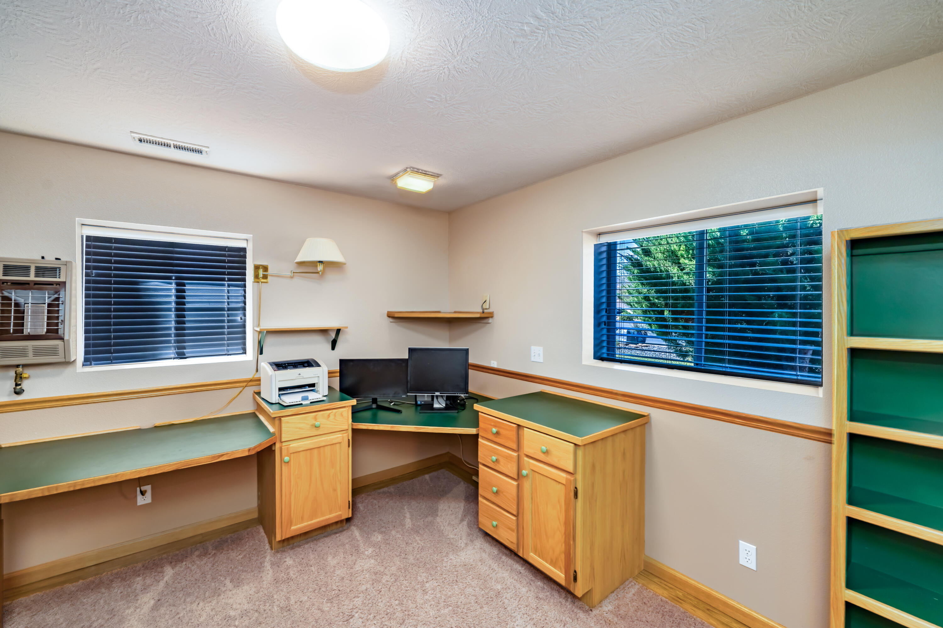 BOB LEE UNIT - Residential