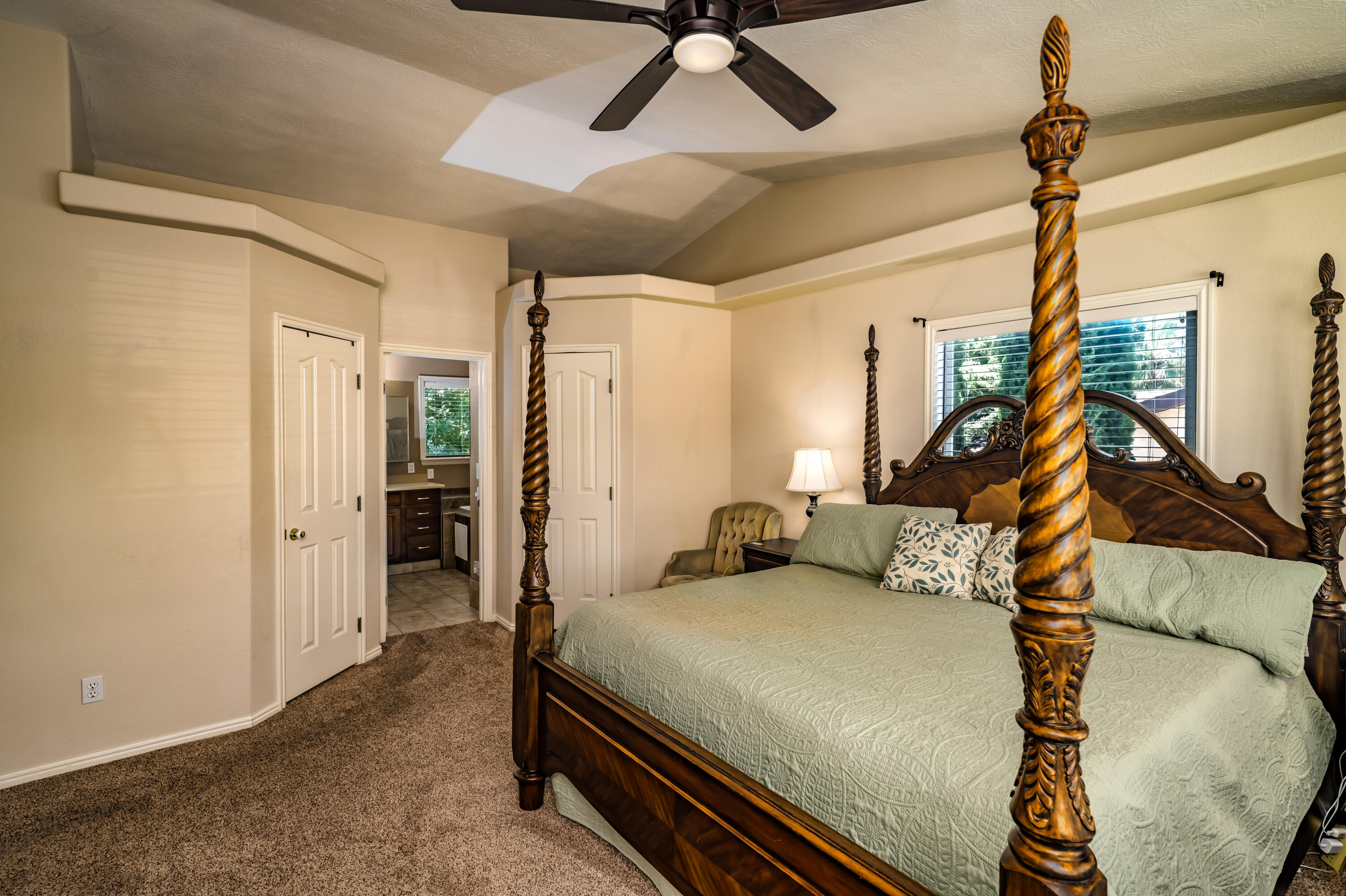 BOB LEE UNIT - Residential