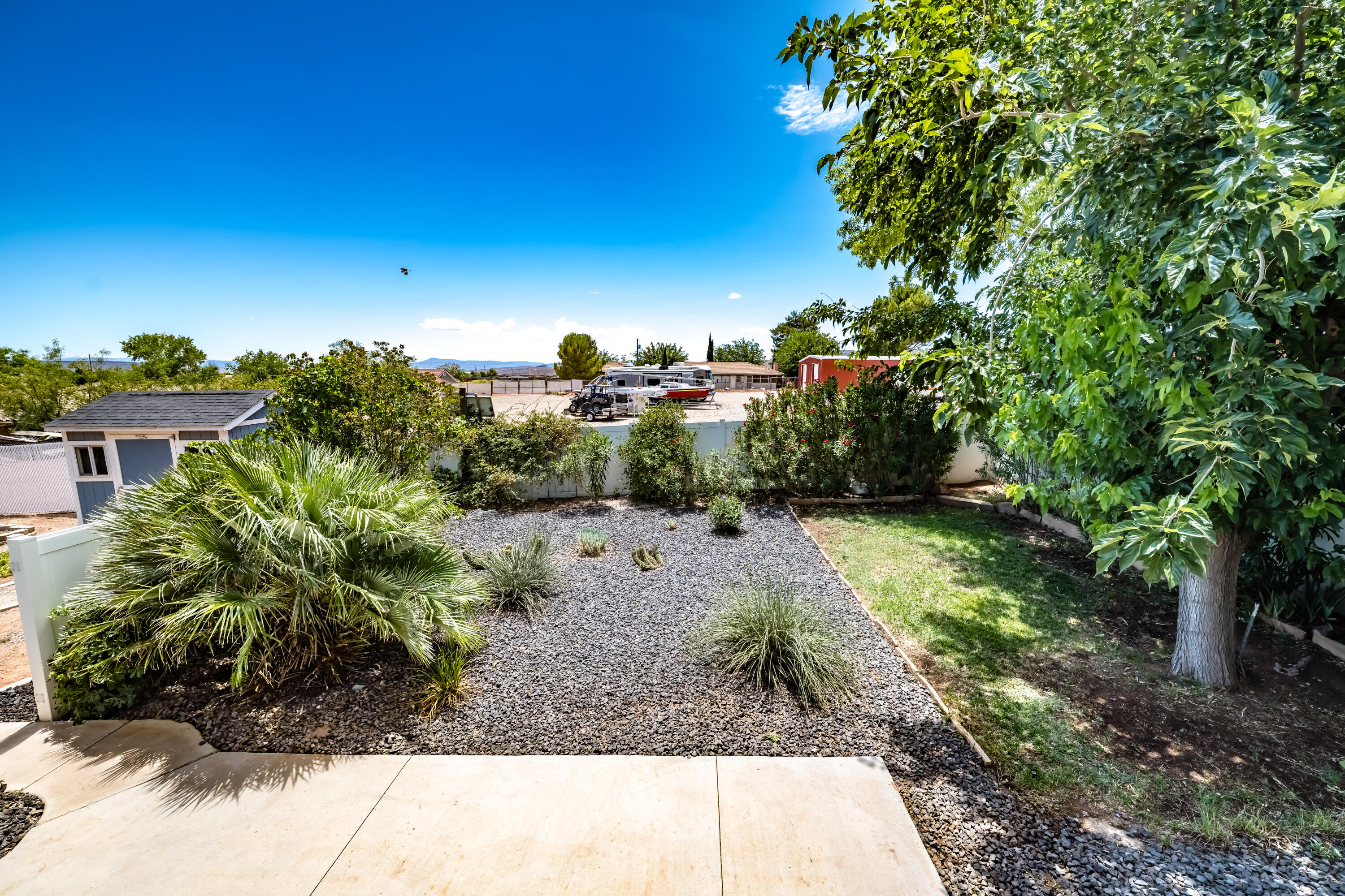 BOB LEE UNIT - Residential