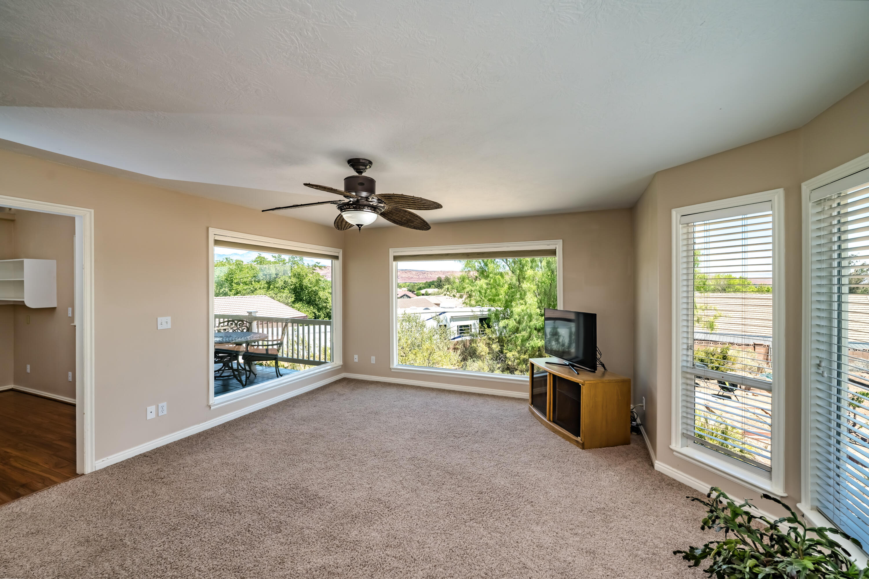 BOB LEE UNIT - Residential