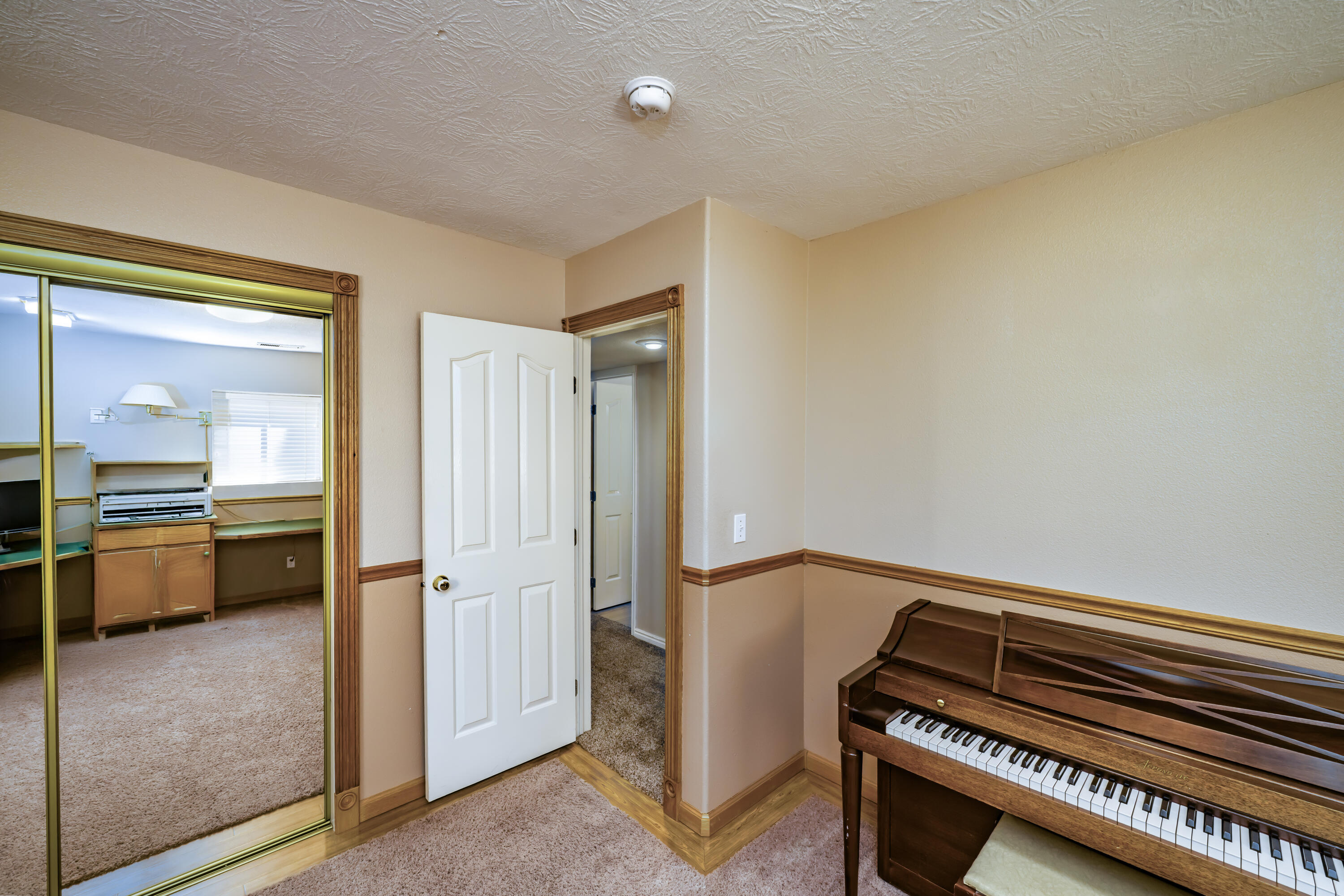 BOB LEE UNIT - Residential