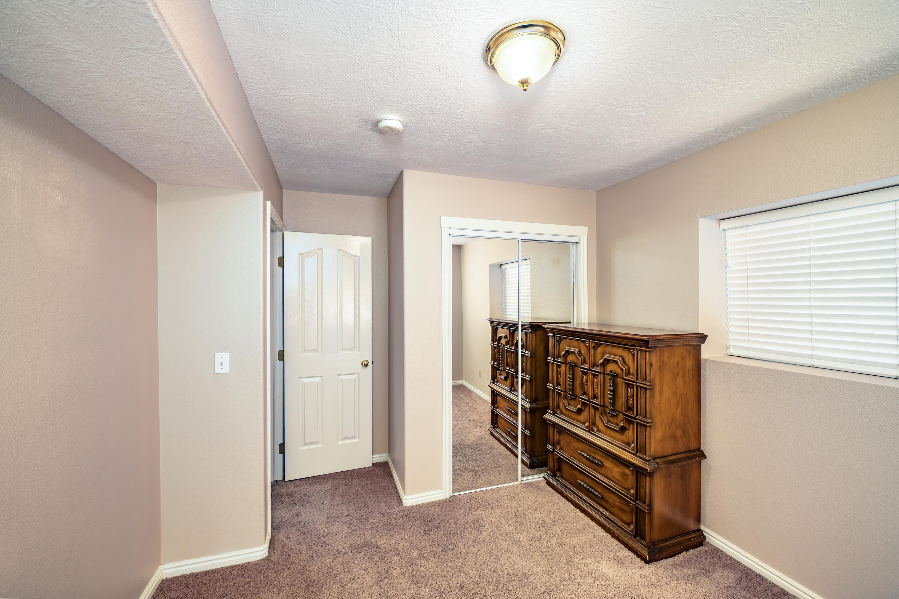 BOB LEE UNIT - Residential