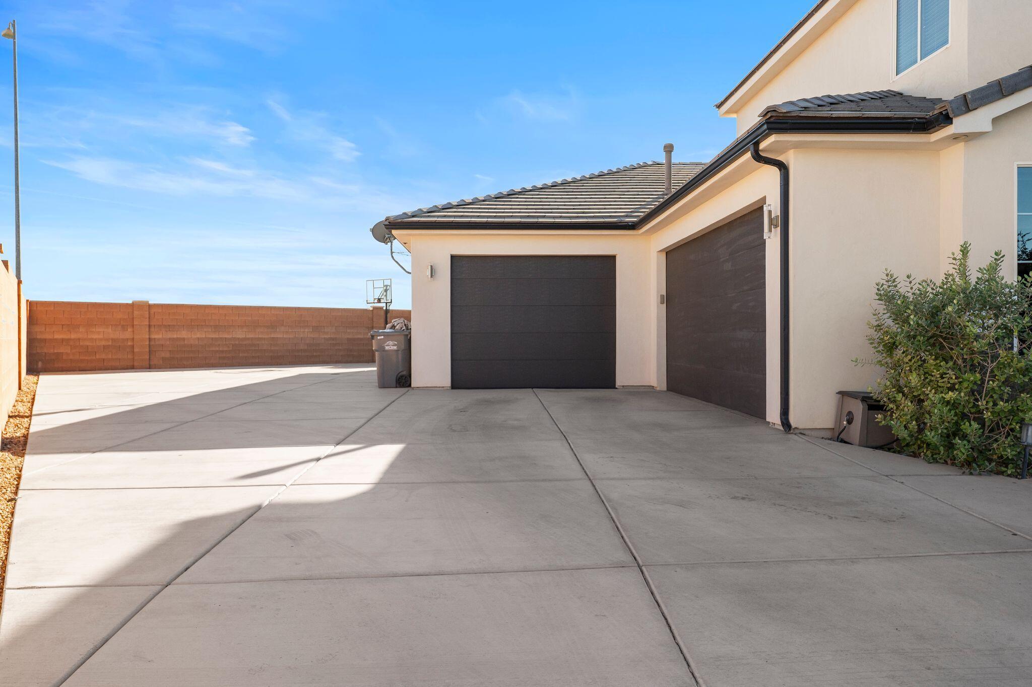 DIXIE COUNTRY LANE ESTATES - Residential