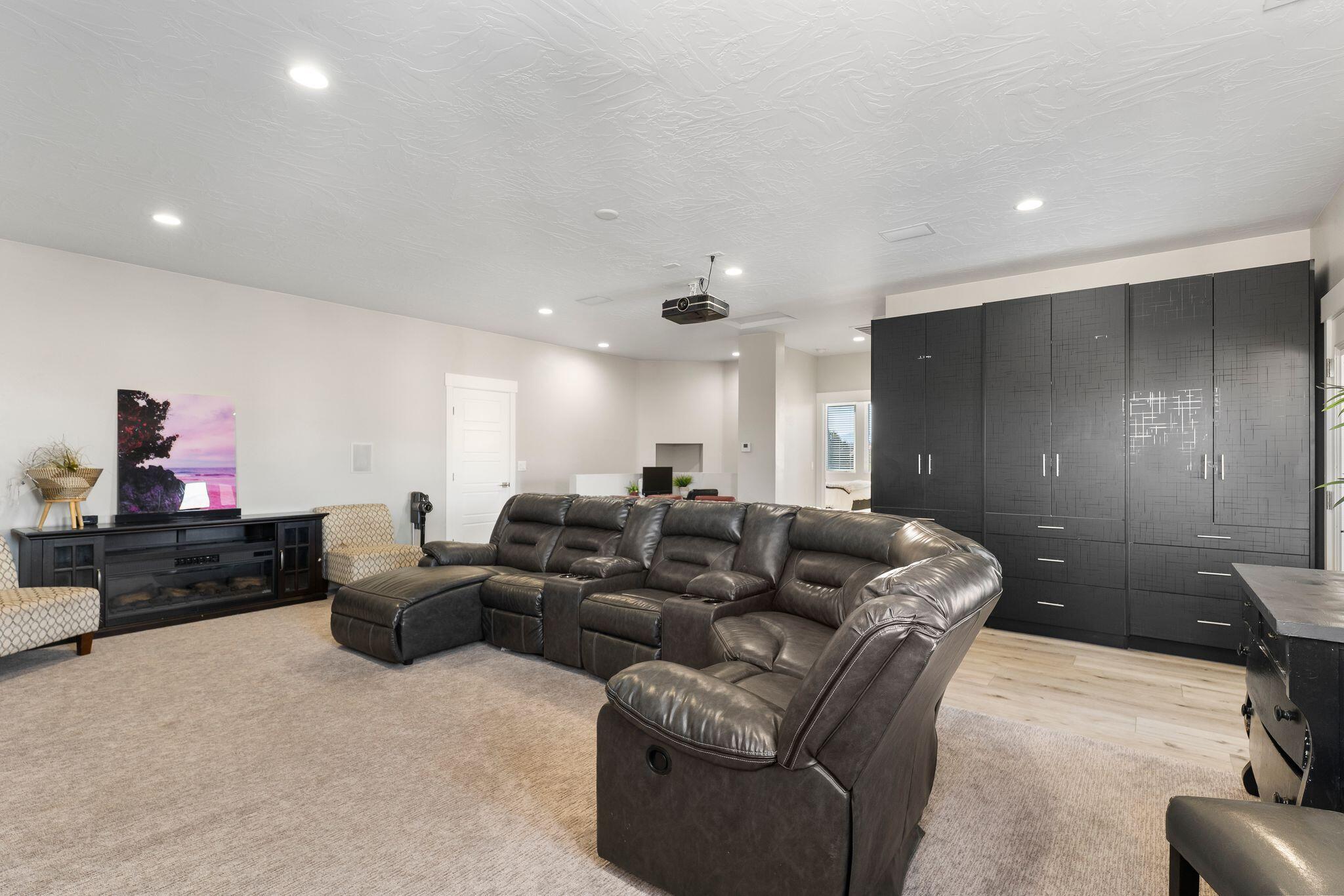 DIXIE COUNTRY LANE ESTATES - Residential