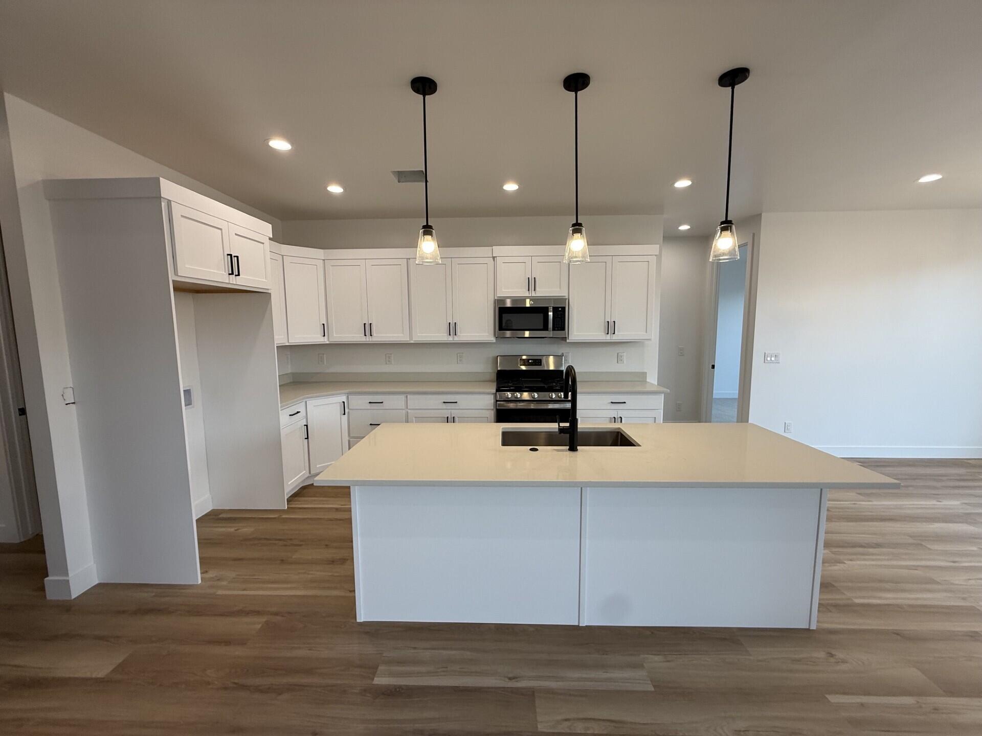 HURRICANE VIEWS - Residential