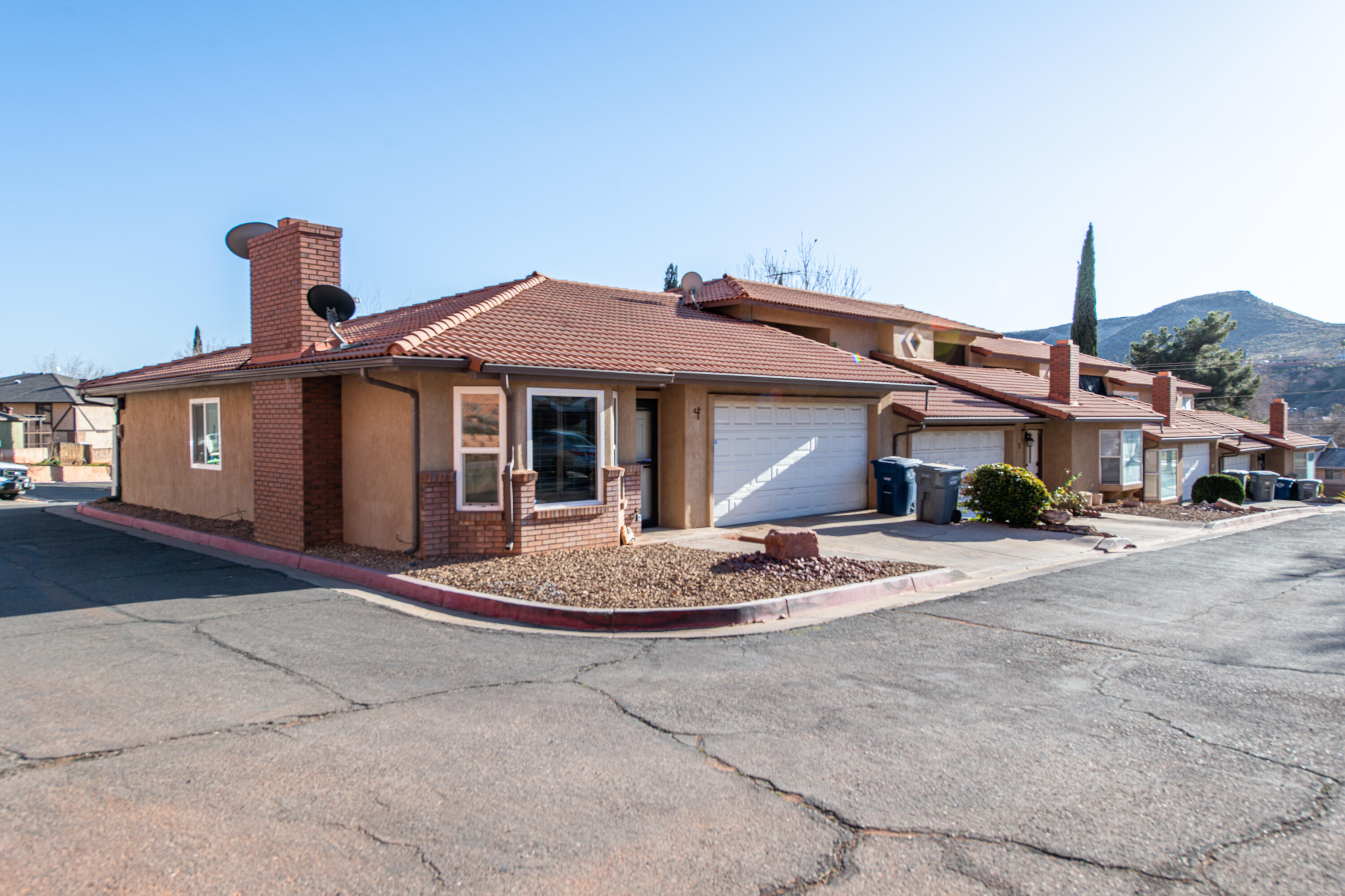 CANNON PARKVIEW TOWNHOMES - Residential