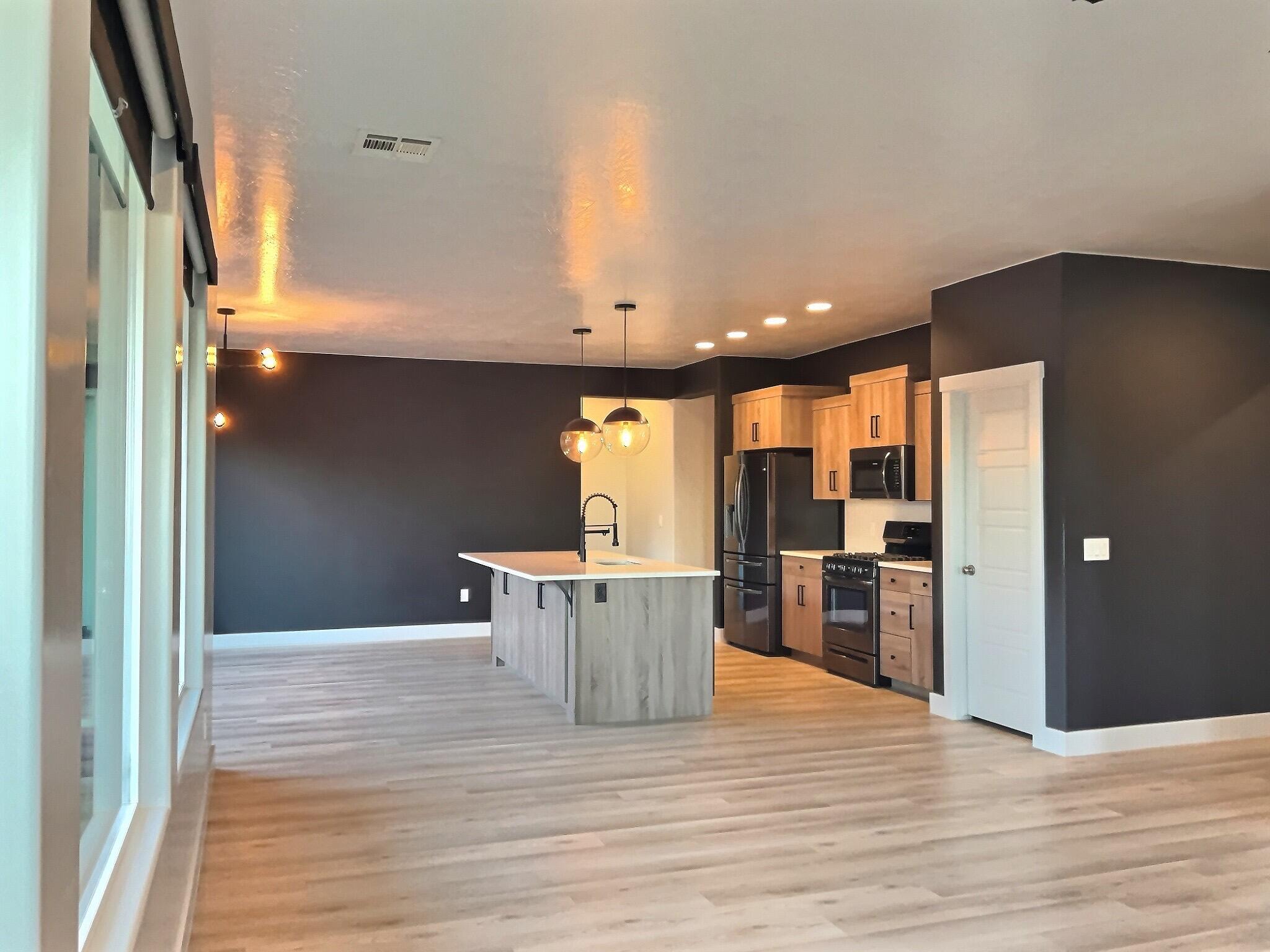 DESERT VISTA - Residential