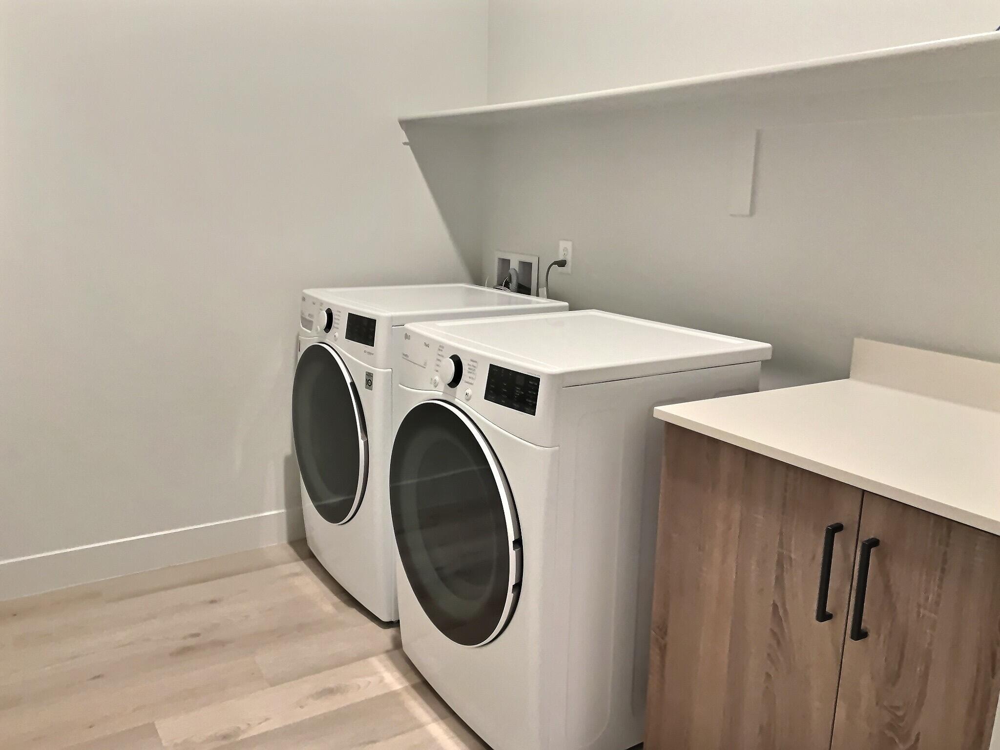 DESERT VISTA - Residential