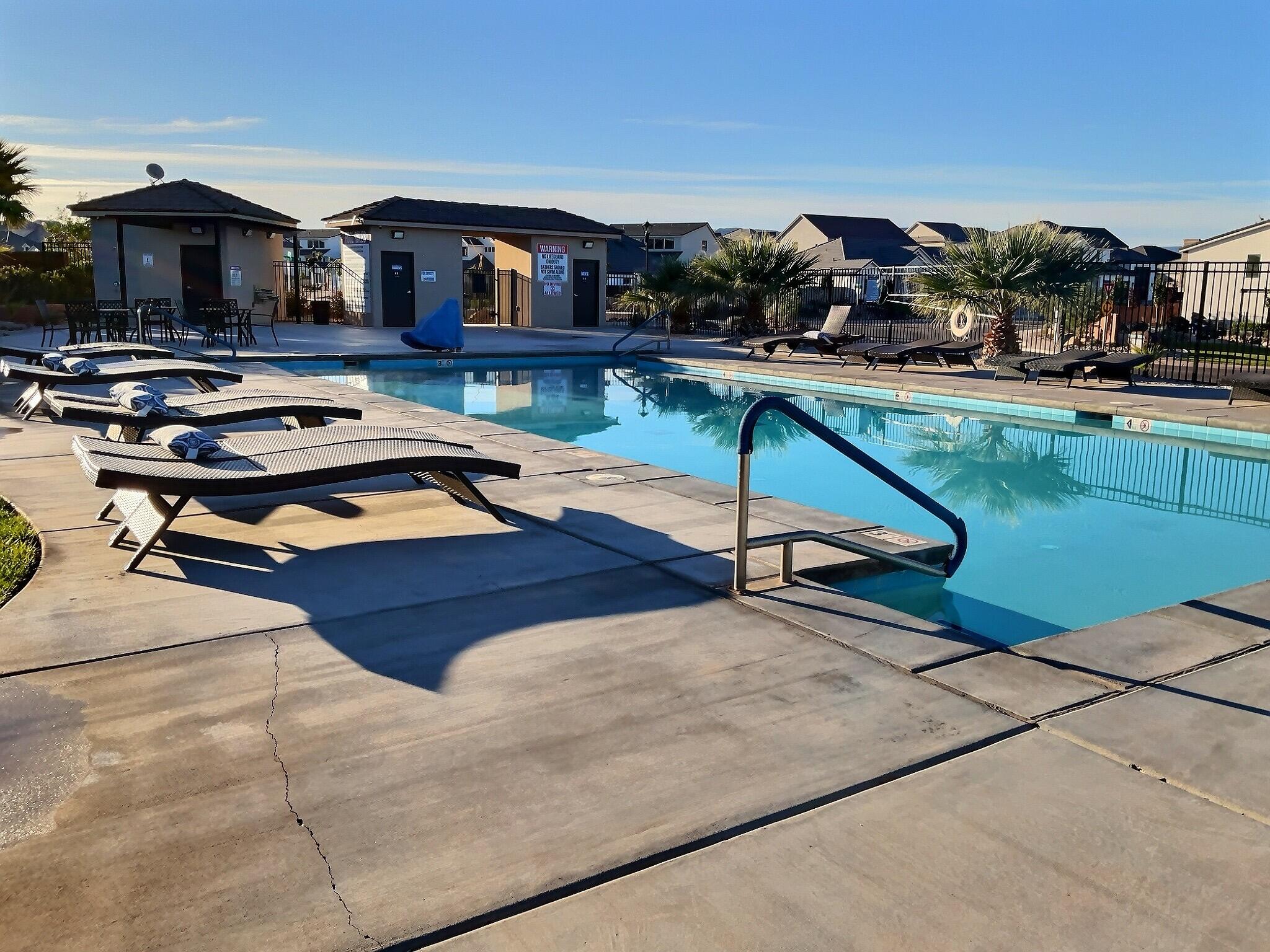 DESERT VISTA - Residential