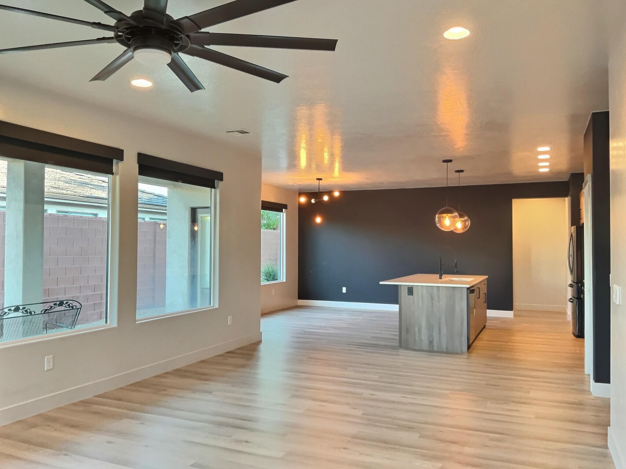 DESERT VISTA - Residential