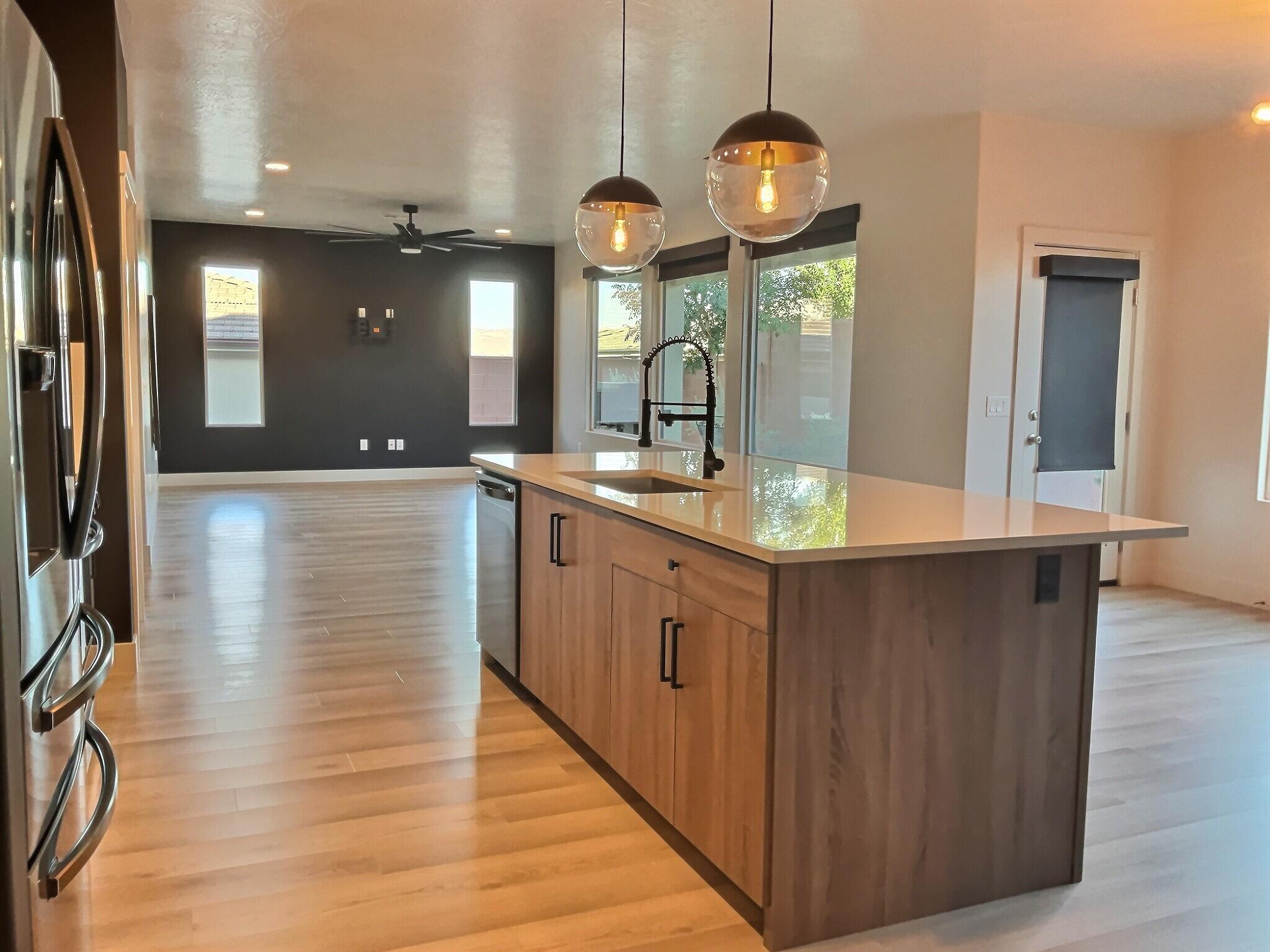 DESERT VISTA - Residential