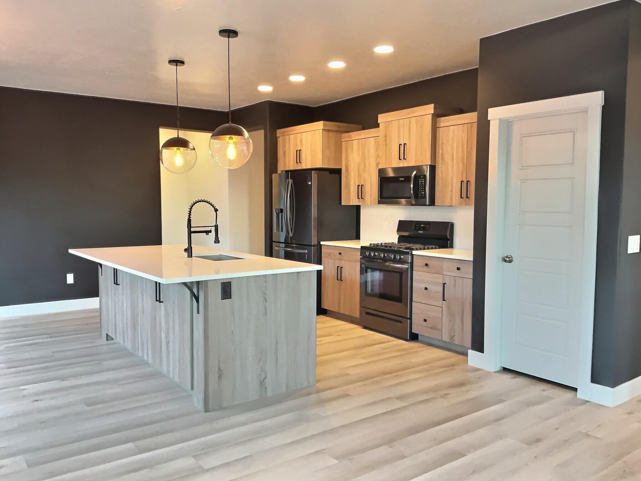 DESERT VISTA - Residential