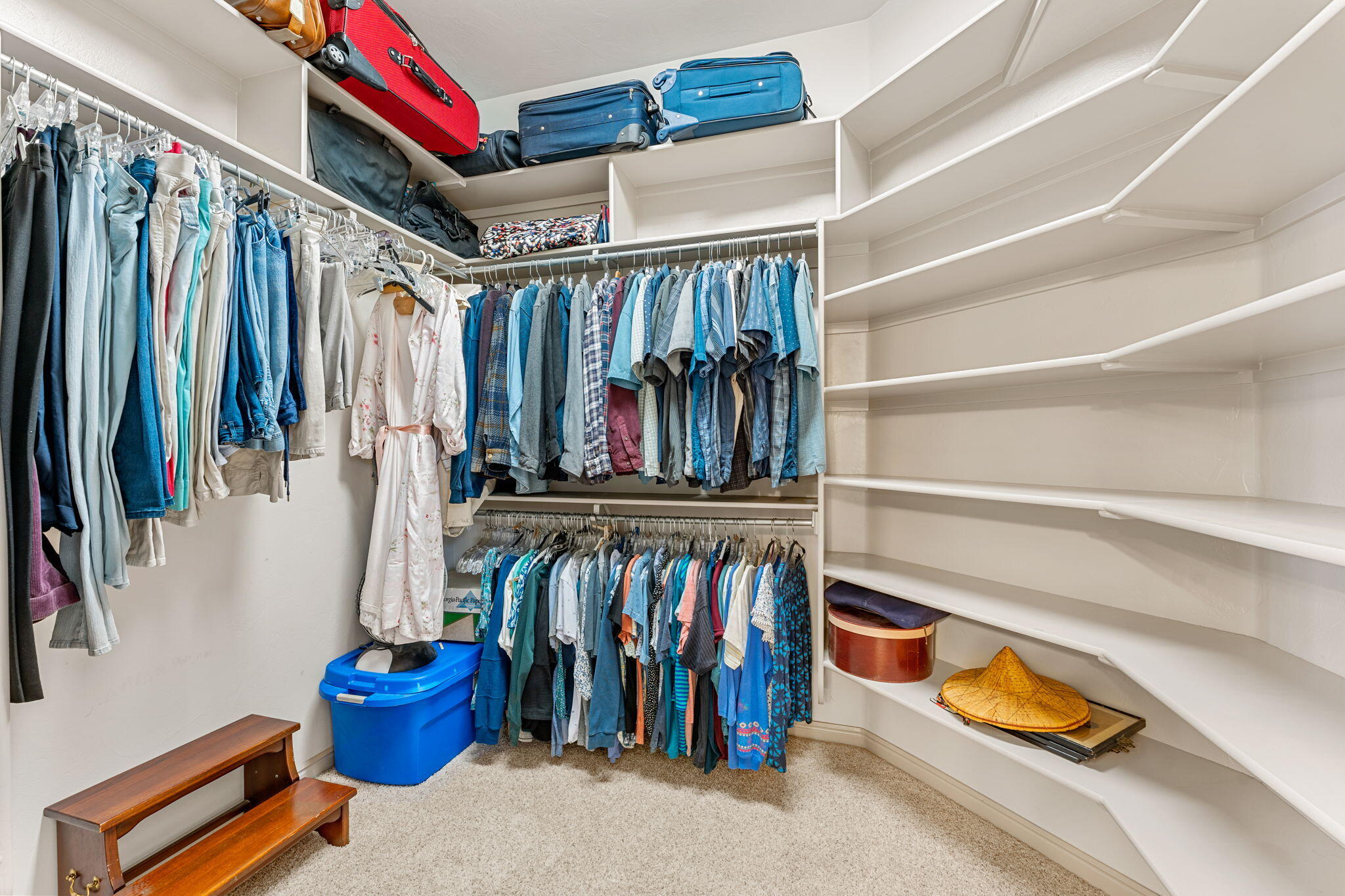 WINCHESTER HILLS - Residential