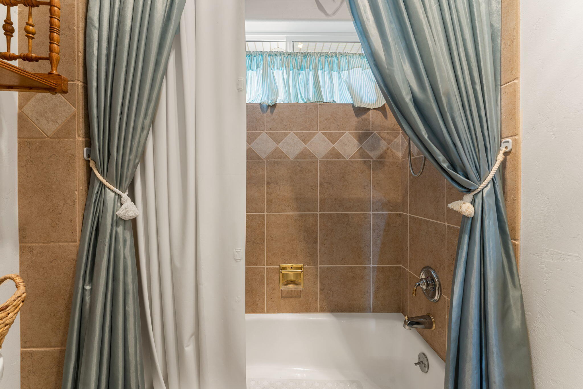 WINCHESTER HILLS - Residential