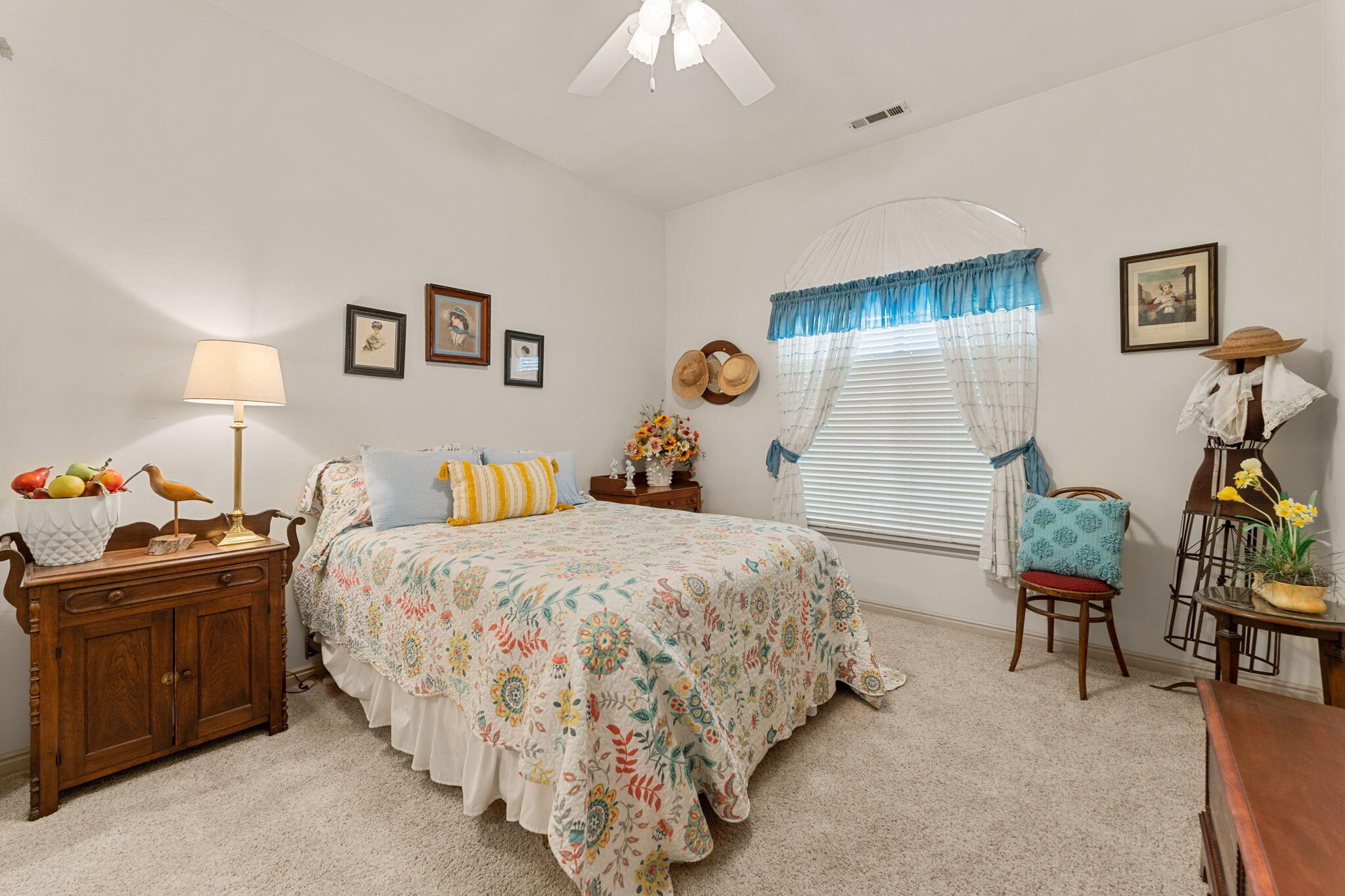 WINCHESTER HILLS - Residential