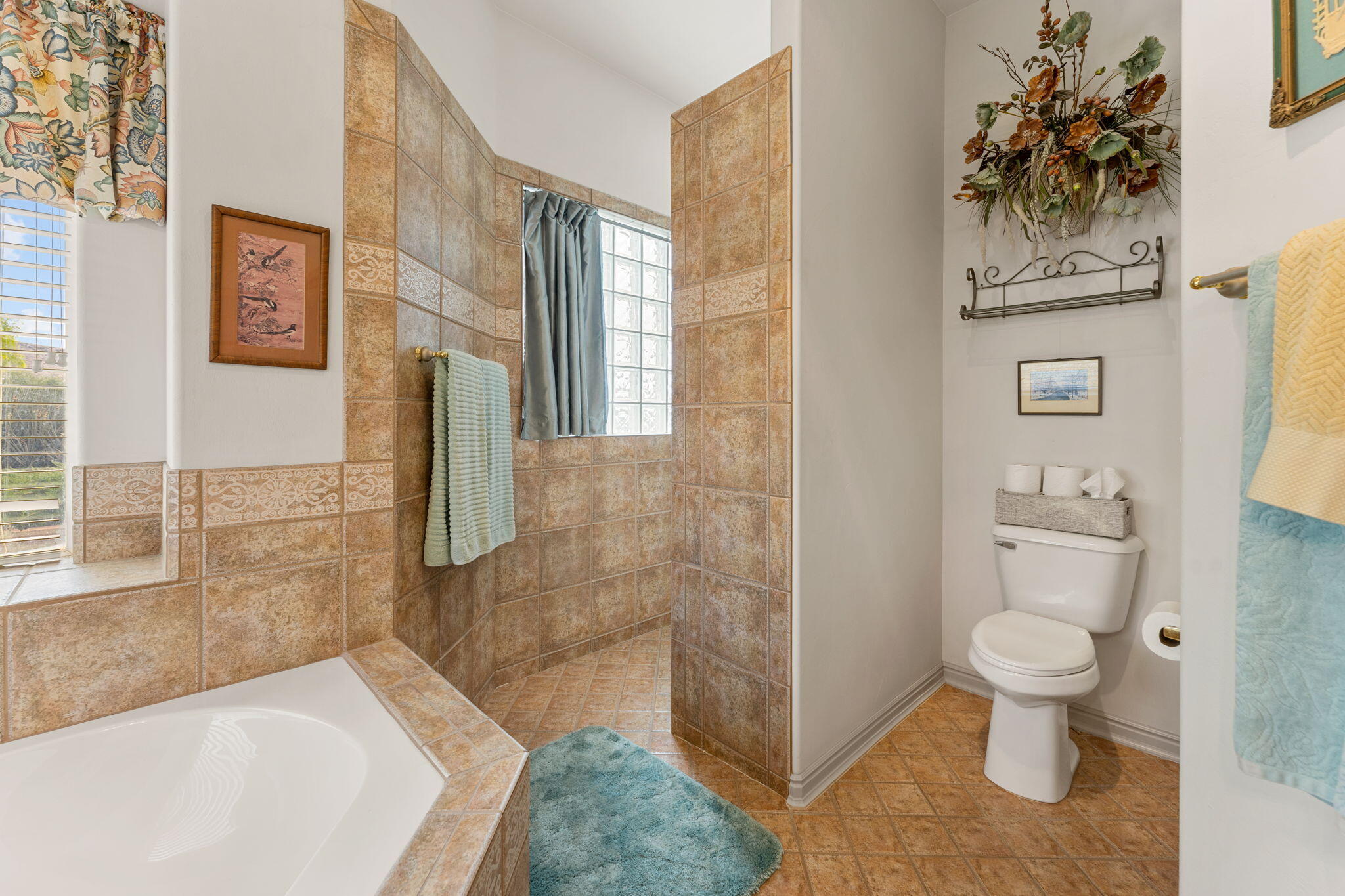 WINCHESTER HILLS - Residential