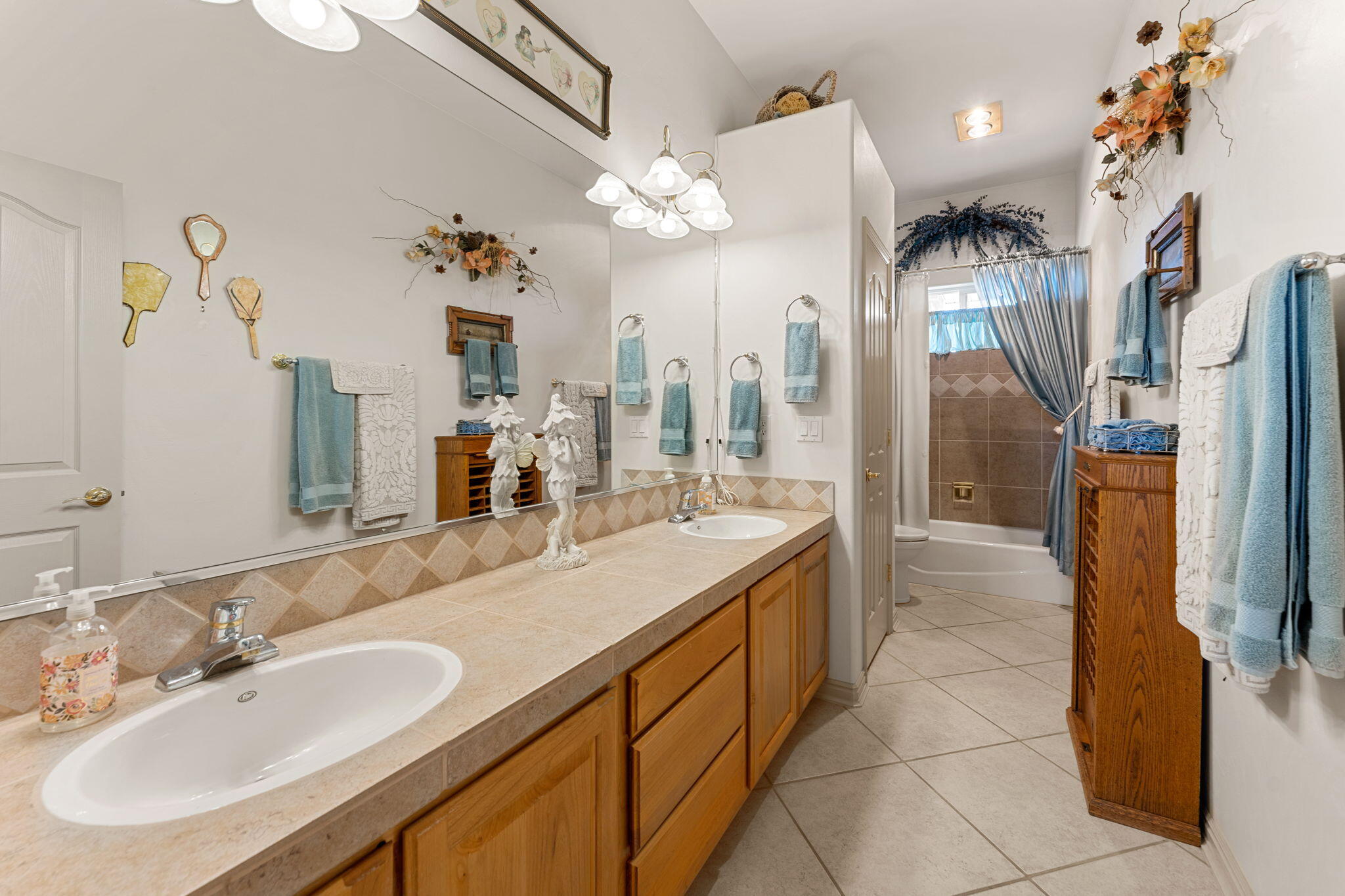 WINCHESTER HILLS - Residential