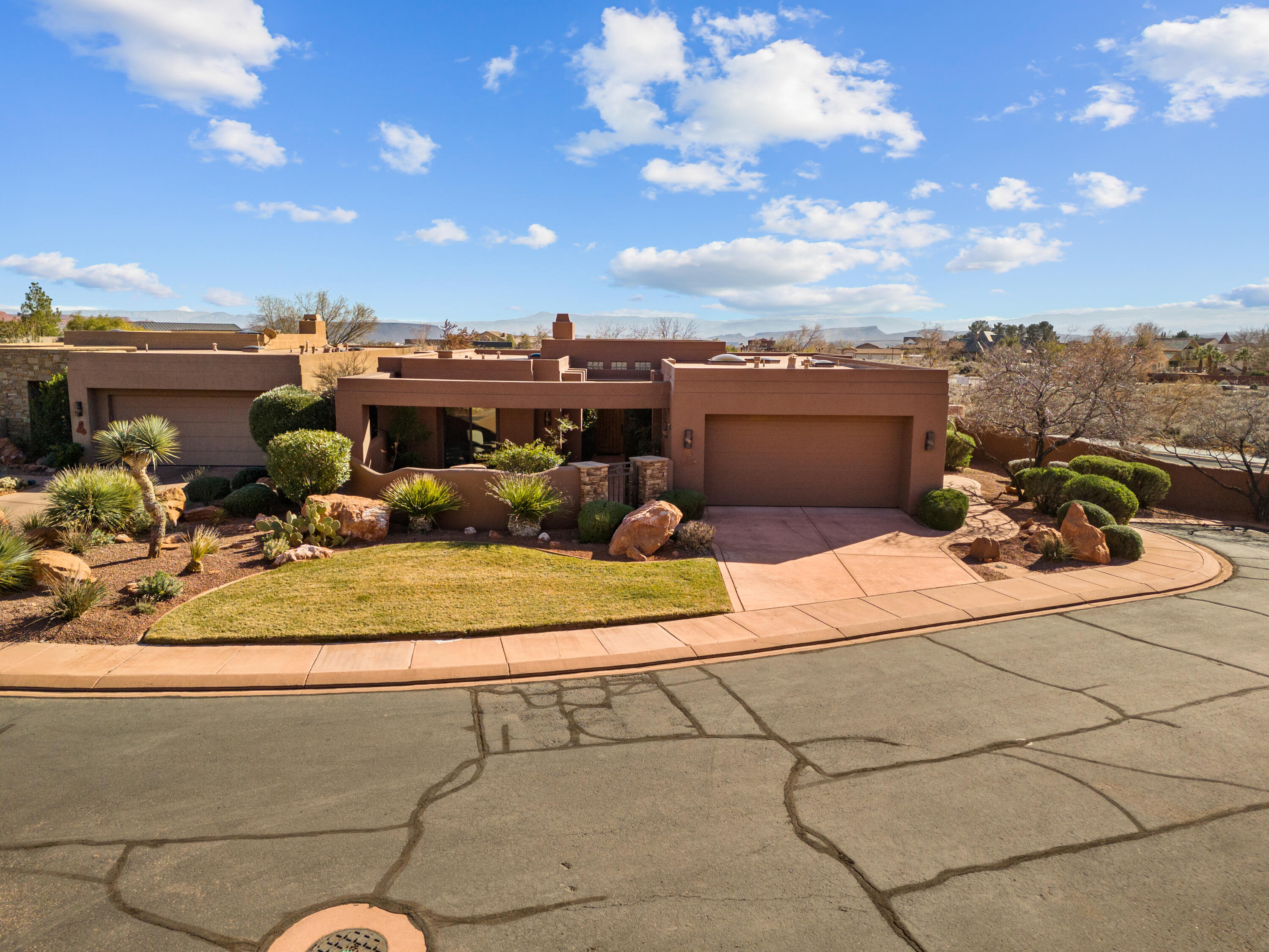 SPRINGS AT SNOW CANYON - Residential