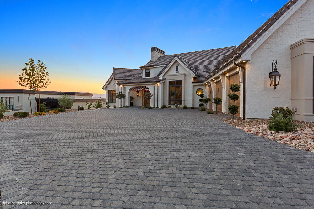 Photo of 3021 E Banded Hills DR, Saint George, UT 84790 (MLS # 26-275349)