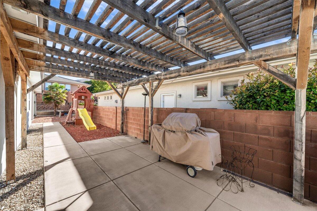 PAINTED HILLS RLINGTON HEIGHTS - Residential