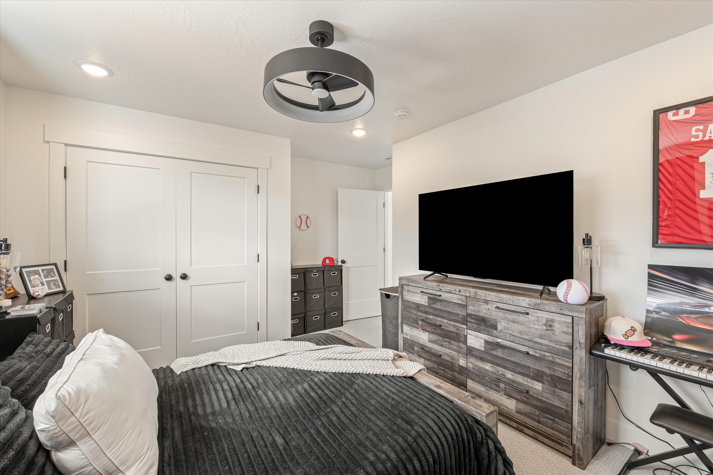 SALARNO HILLS AT DIVARIO - Residential