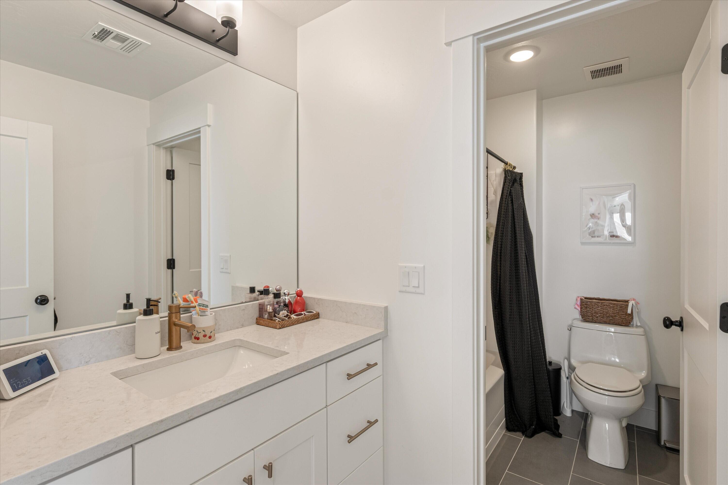 SALARNO HILLS AT DIVARIO - Residential