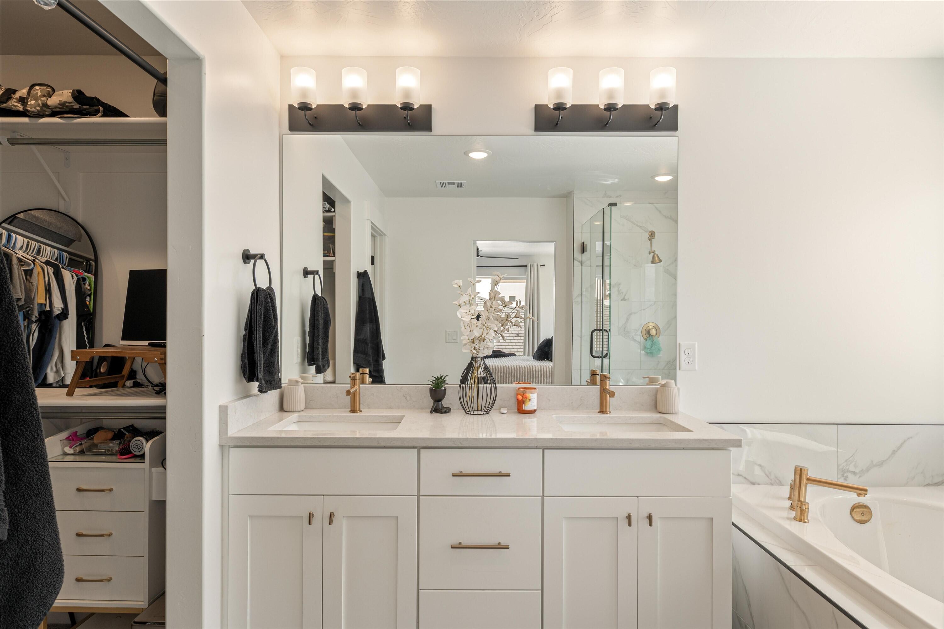 SALARNO HILLS AT DIVARIO - Residential