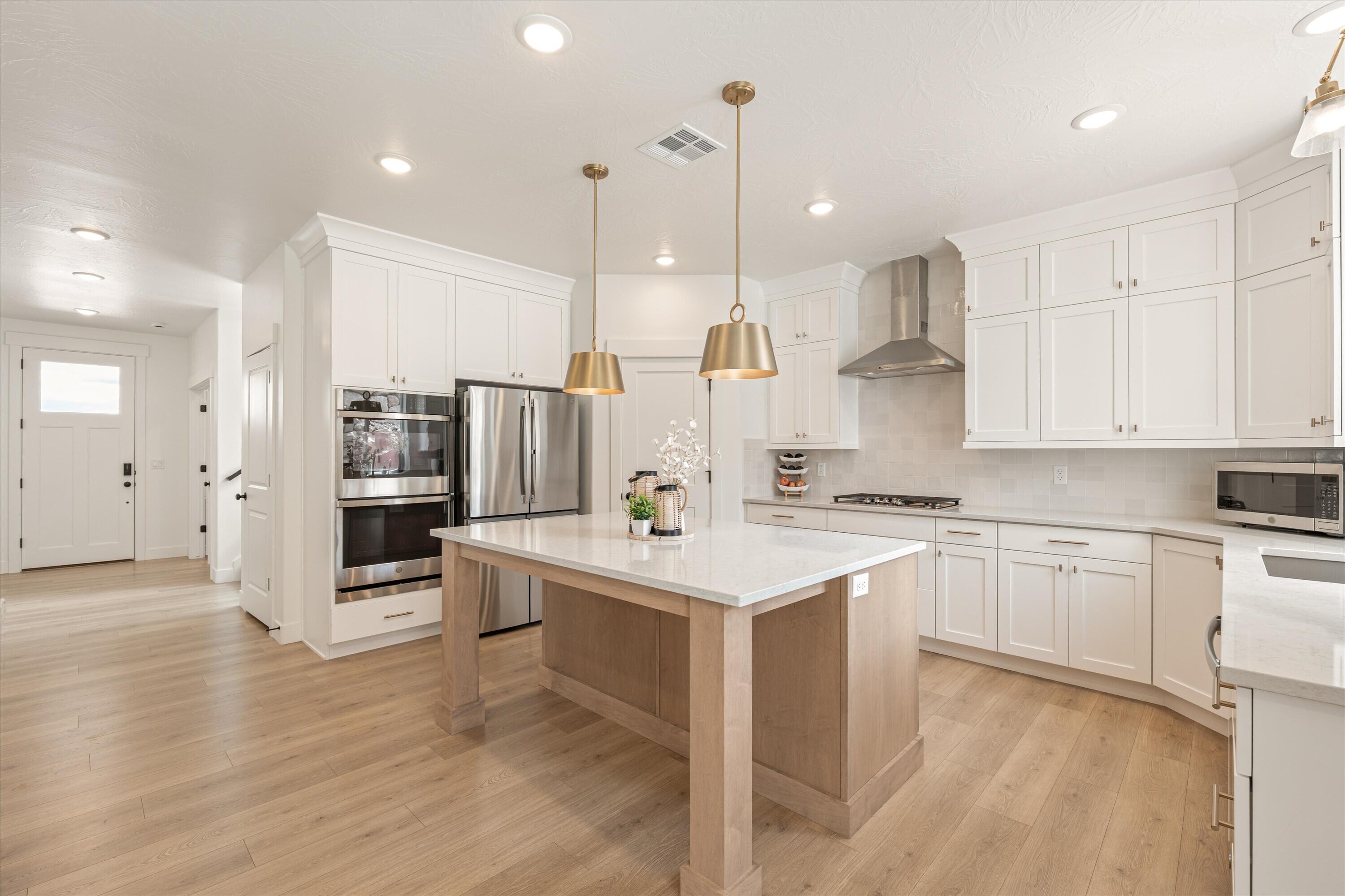 SALARNO HILLS AT DIVARIO - Residential