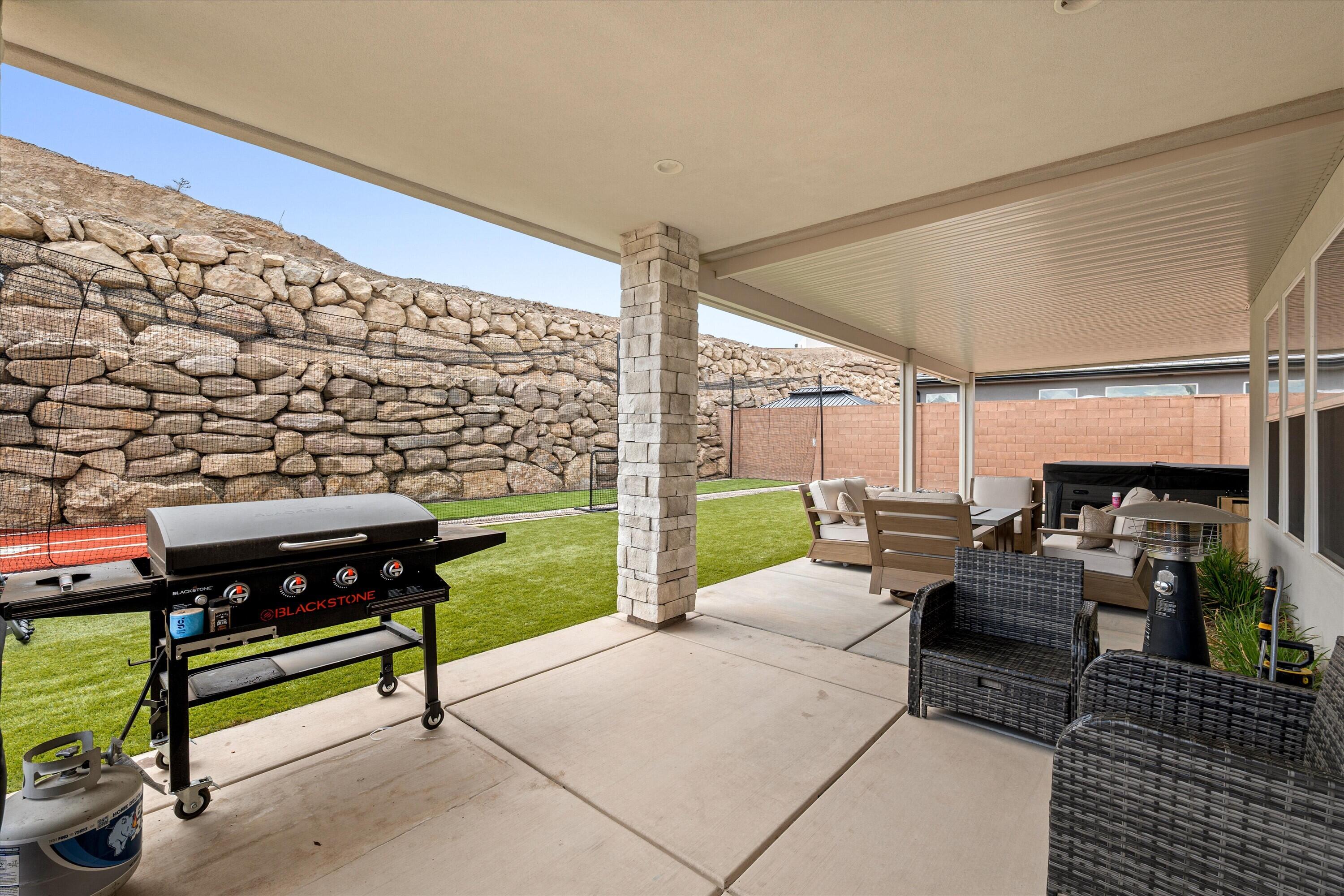 SALARNO HILLS AT DIVARIO - Residential