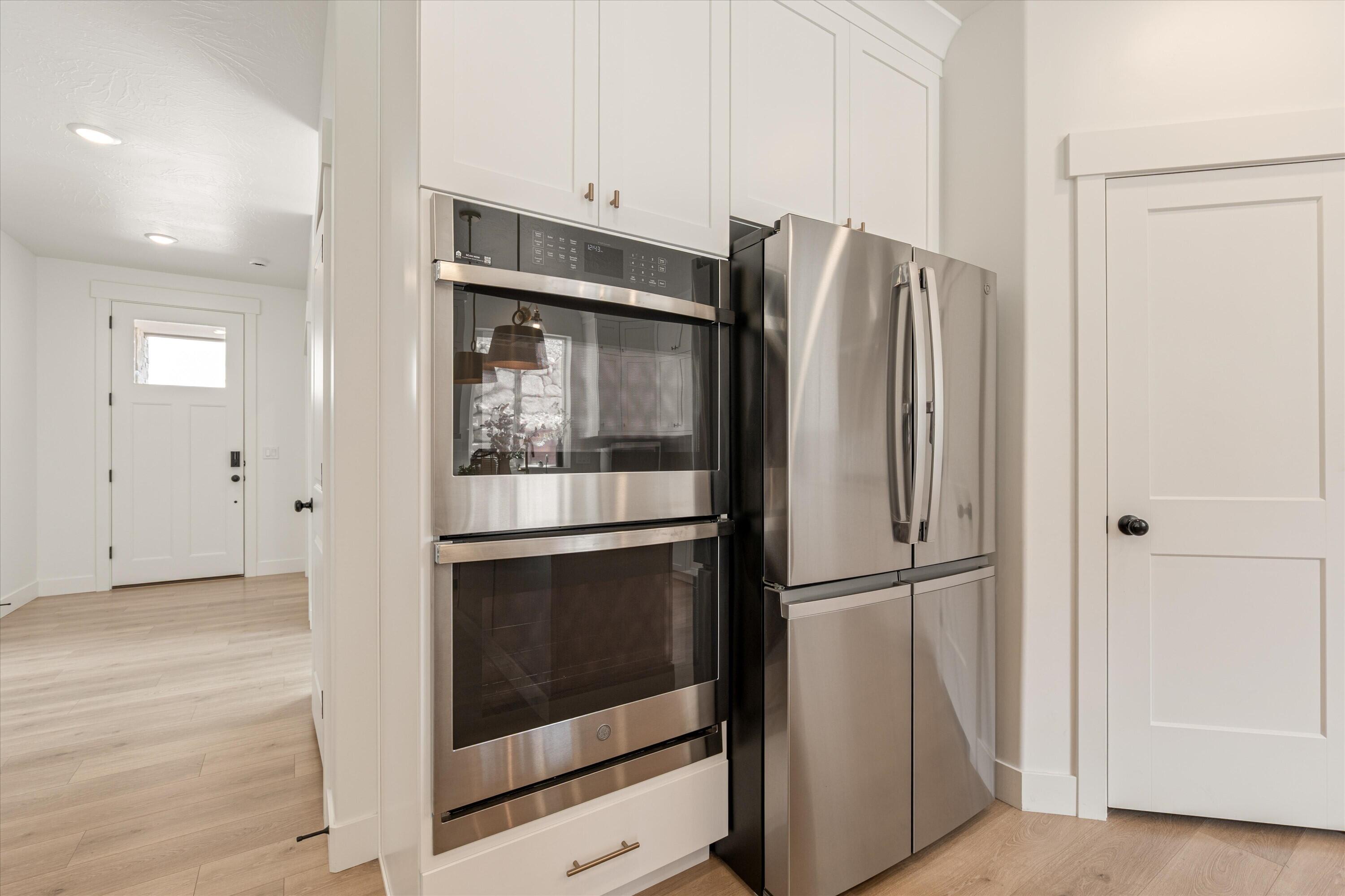 SALARNO HILLS AT DIVARIO - Residential