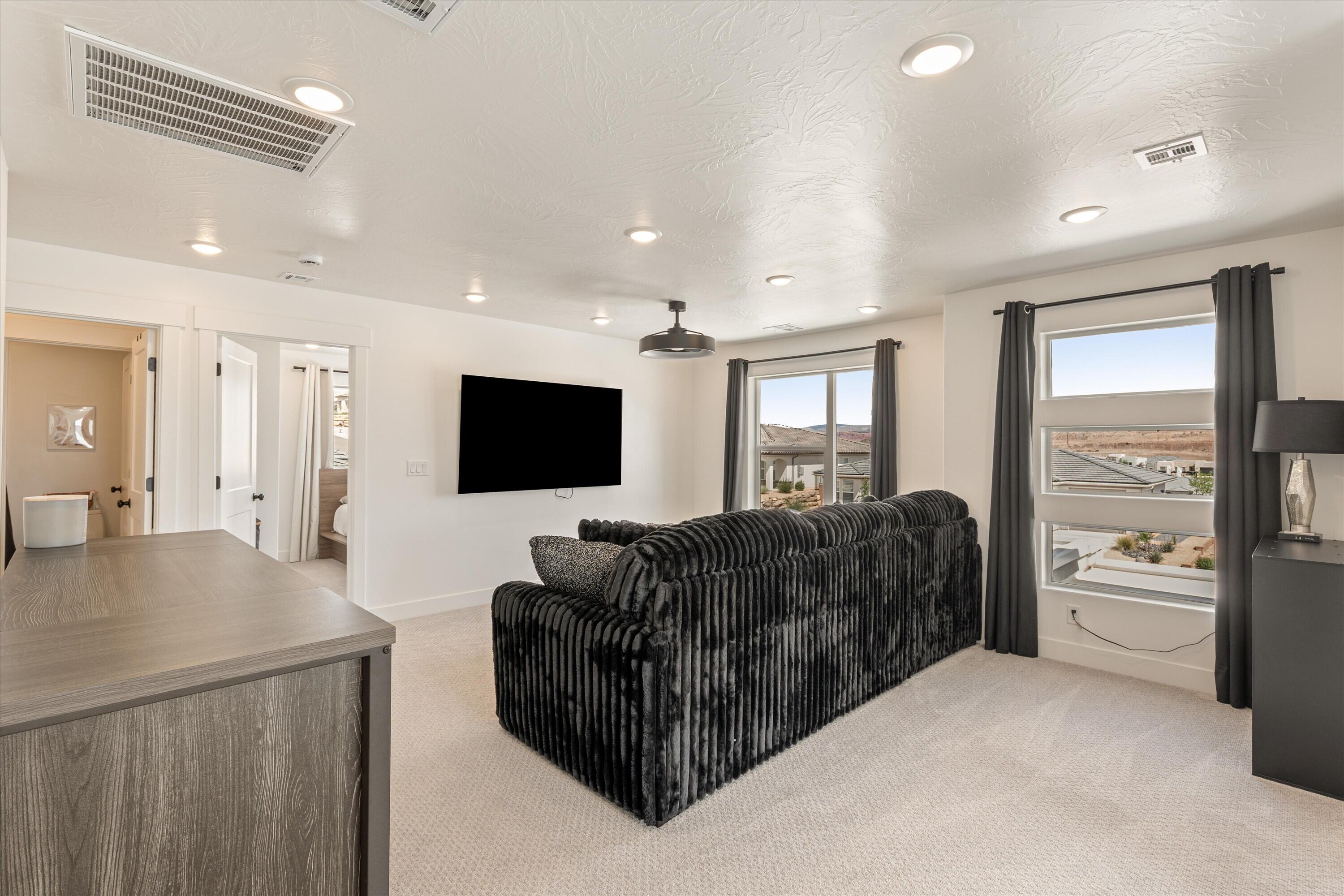 SALARNO HILLS AT DIVARIO - Residential