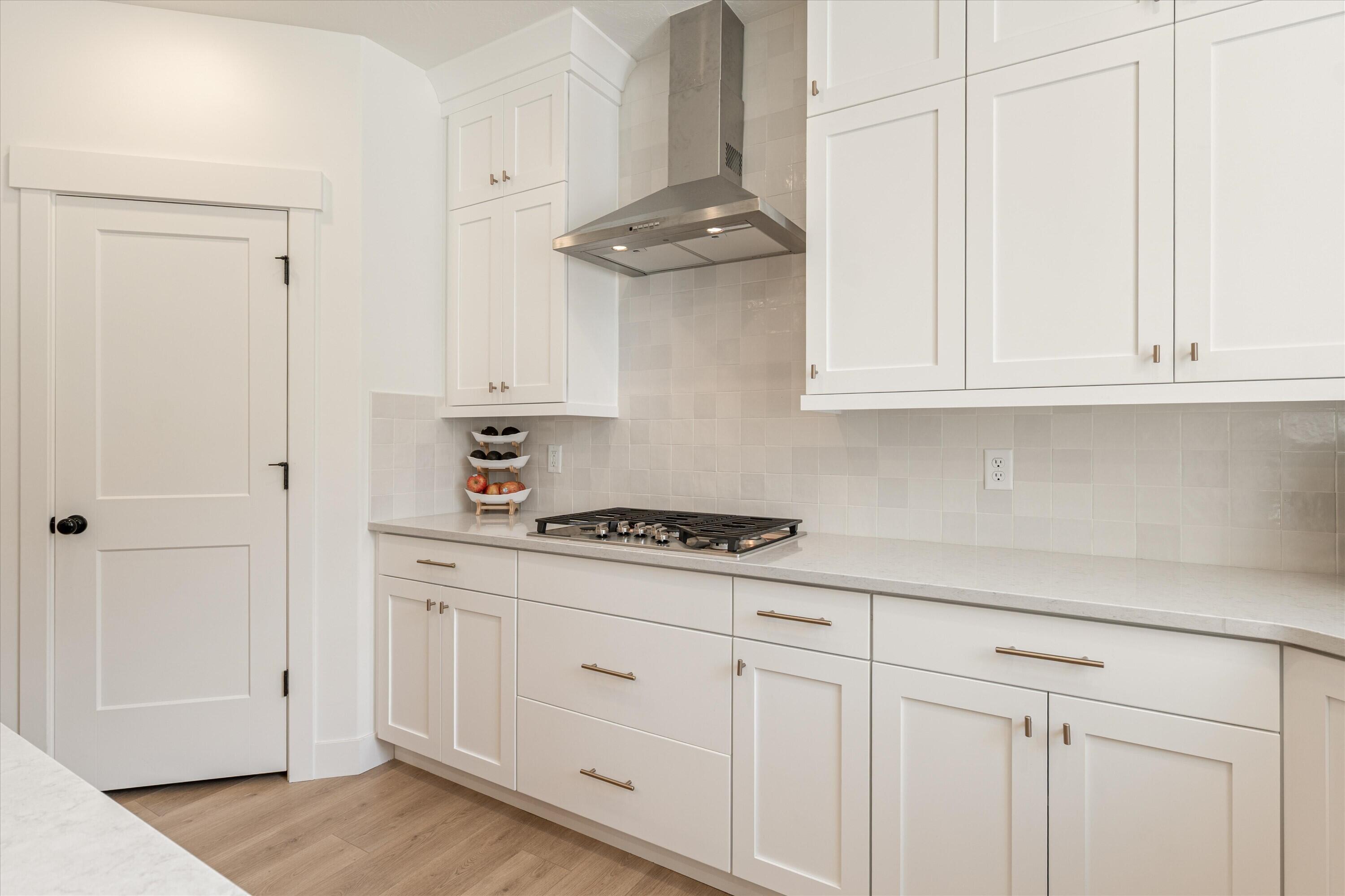 SALARNO HILLS AT DIVARIO - Residential