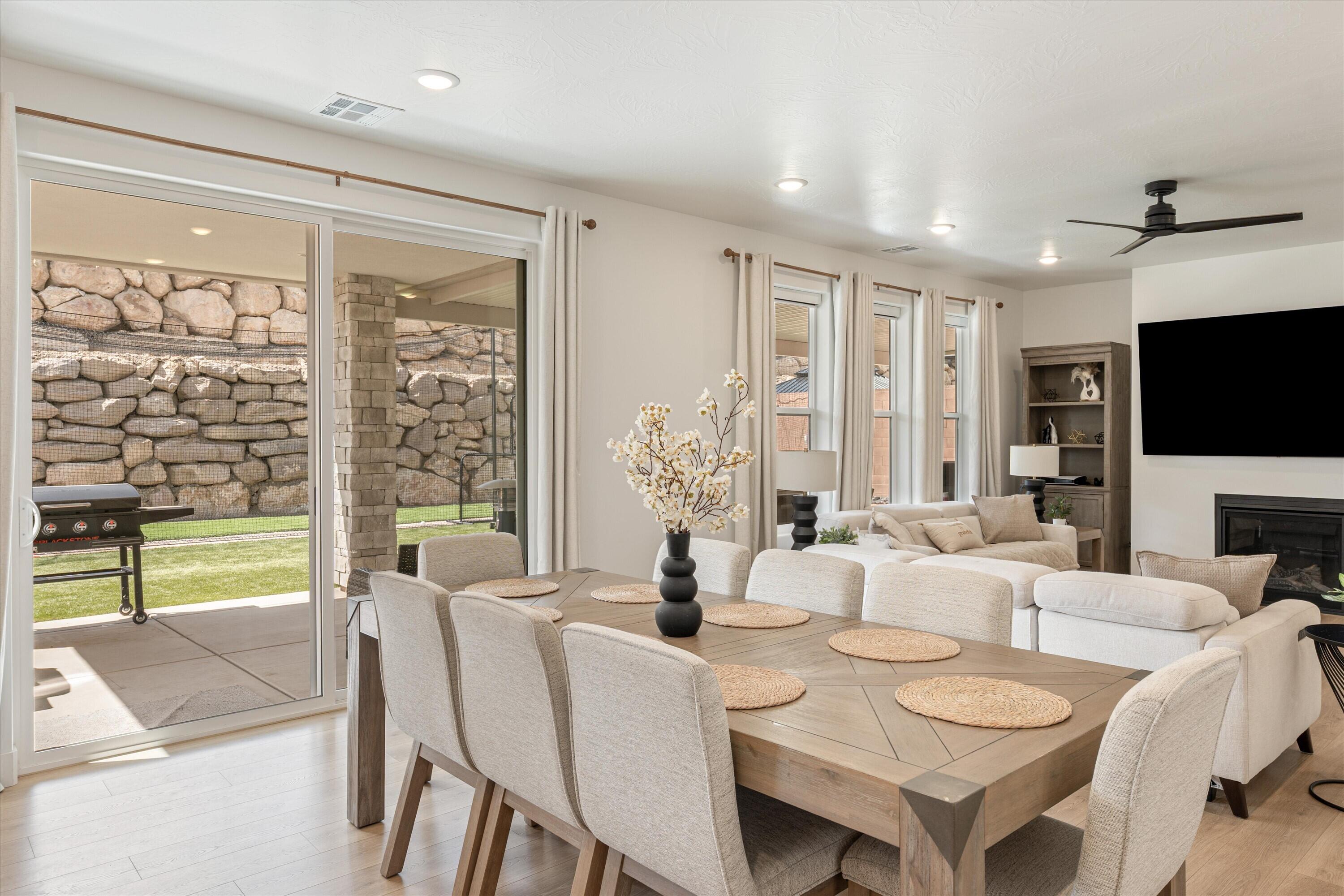 SALARNO HILLS AT DIVARIO - Residential