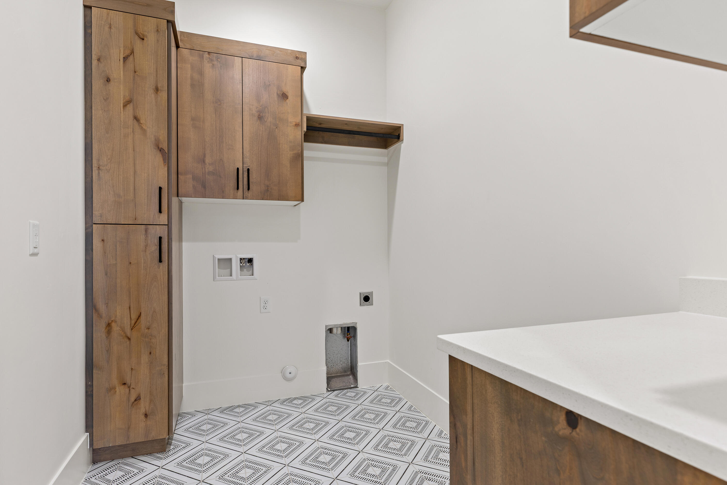 FALCON RIDGE - Residential